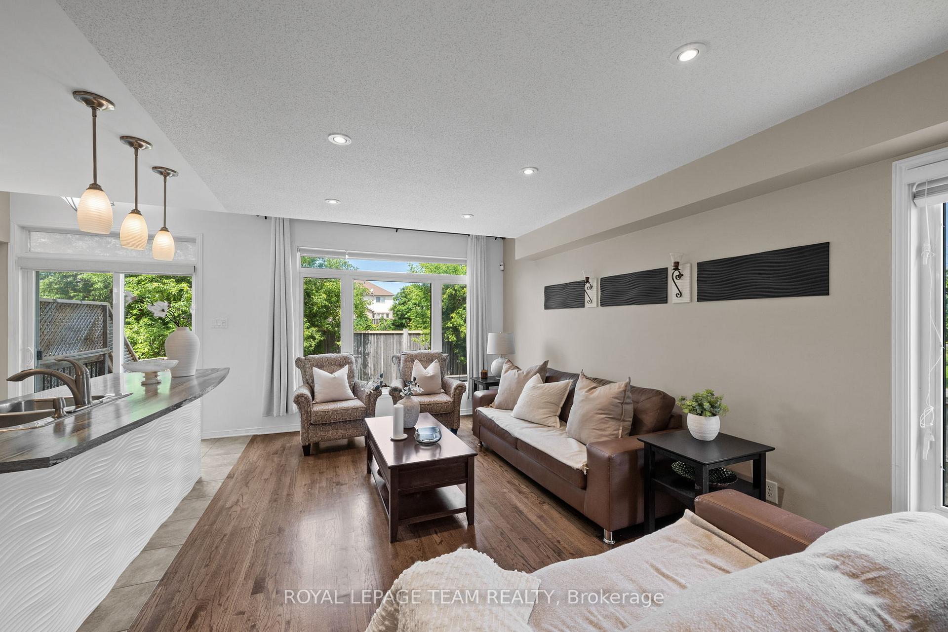 Photo 14 of 348 Brigitta Street, Ottawa, Kanata - Emerald Meadows/Trailwest — HOMEH