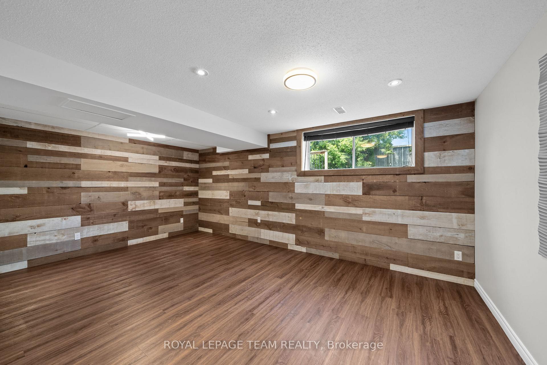 Photo 36 of 348 Brigitta Street, Ottawa, Kanata - Emerald Meadows/Trailwest — HOMEH