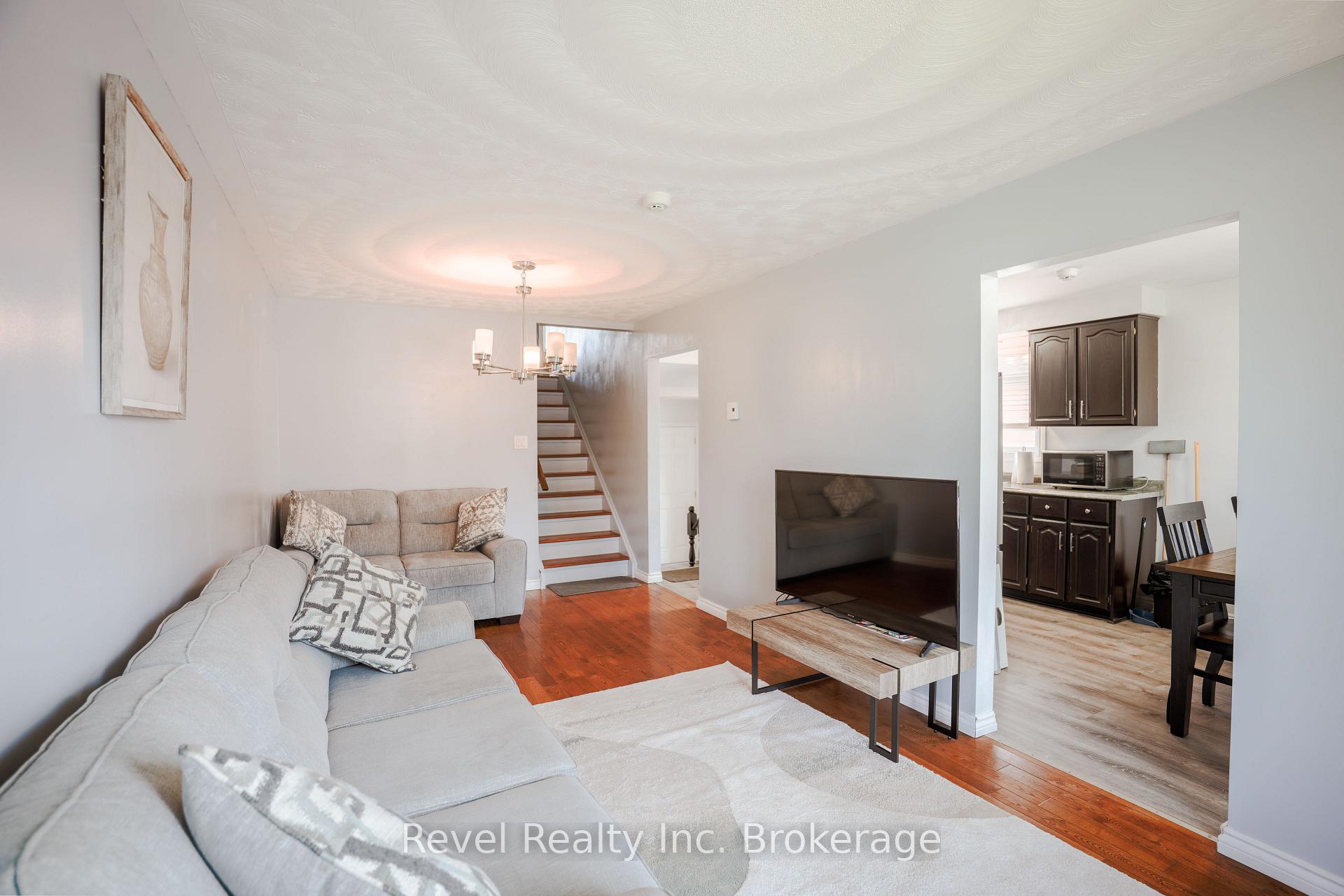 Photo 12 of 113 Massey Drive, North Bay, Ferris — HOMEH