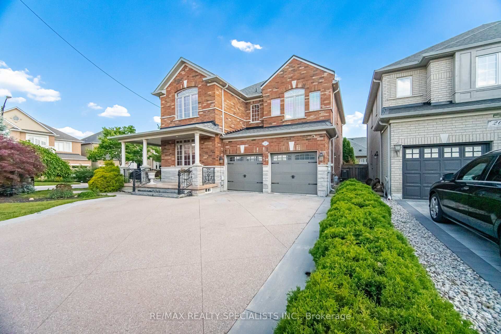 Photo 4 of 257 St. Francis Avenue, Vaughan, Vellore Village — HOMEH