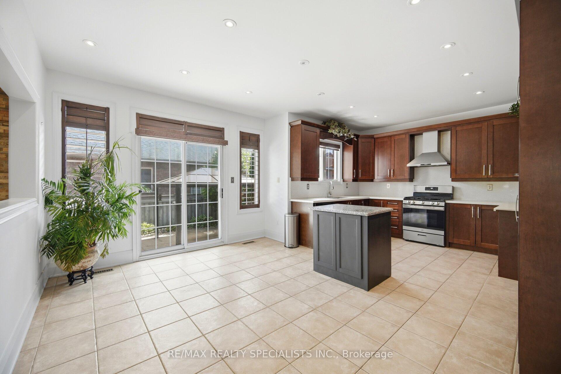 Photo 12 of 257 St. Francis Avenue, Vaughan, Vellore Village — HOMEH