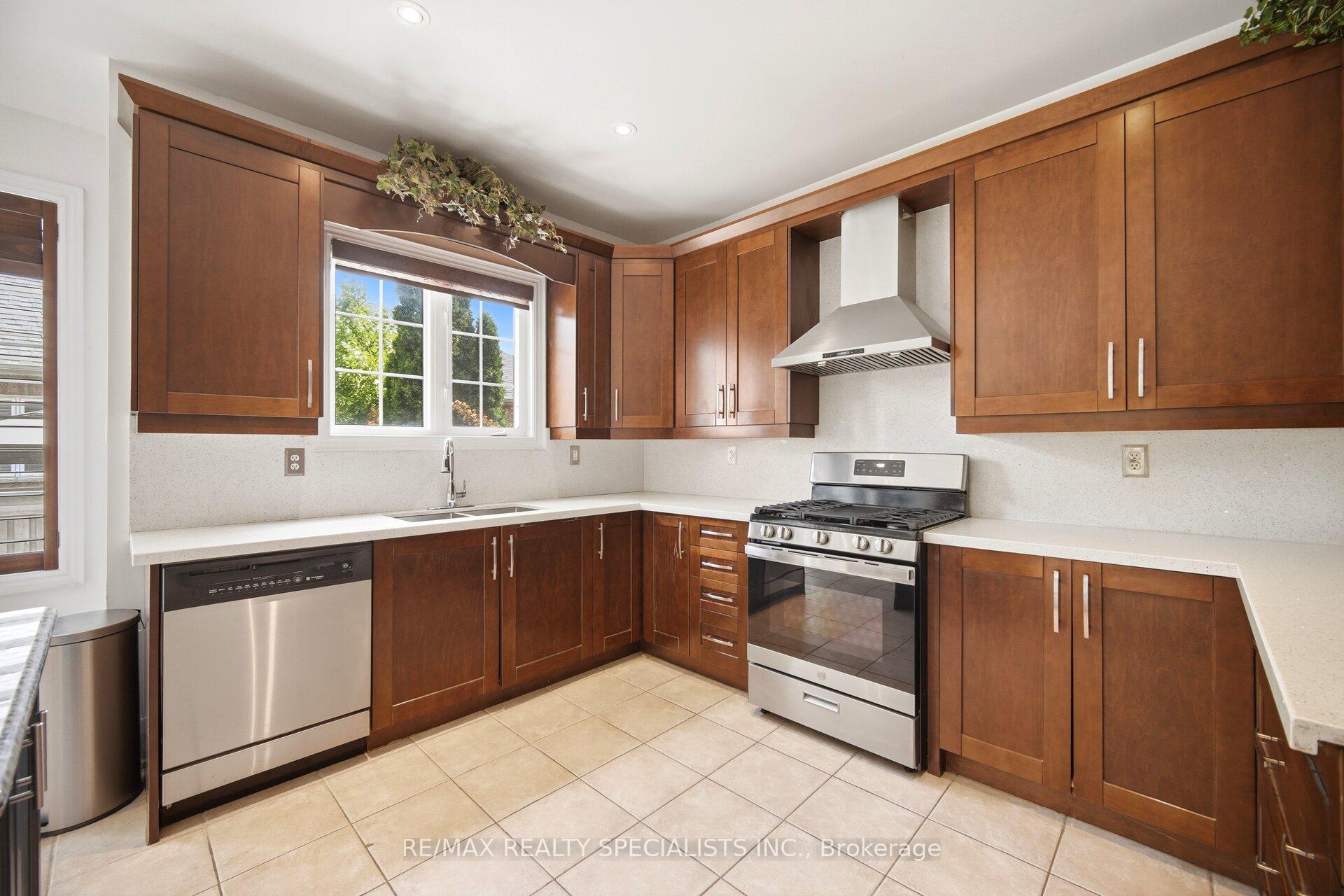 Photo 15 of 257 St. Francis Avenue, Vaughan, Vellore Village — HOMEH