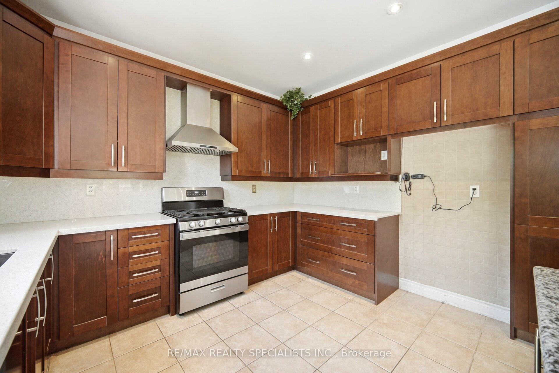 Photo 16 of 257 St. Francis Avenue, Vaughan, Vellore Village — HOMEH