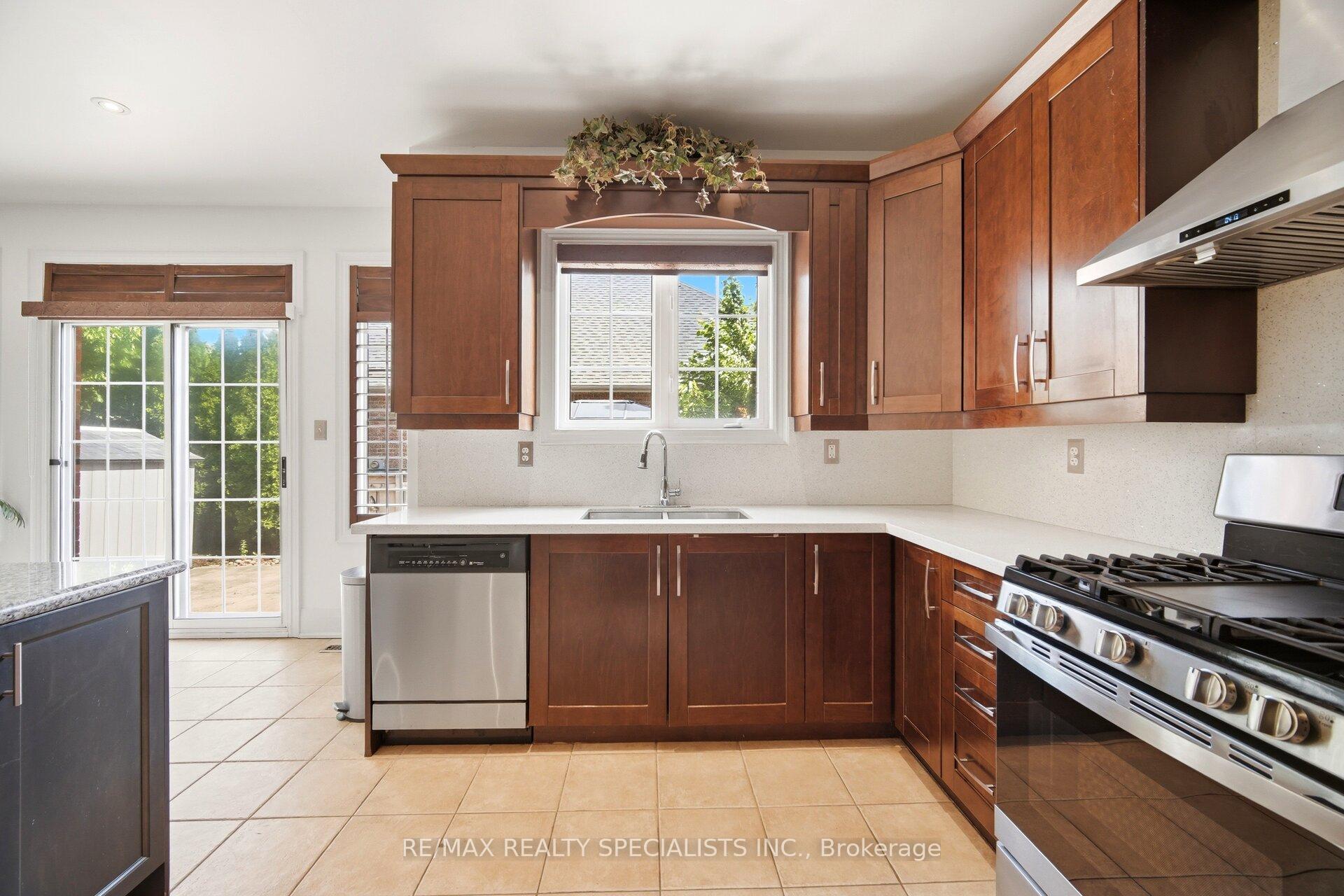 Photo 17 of 257 St. Francis Avenue, Vaughan, Vellore Village — HOMEH
