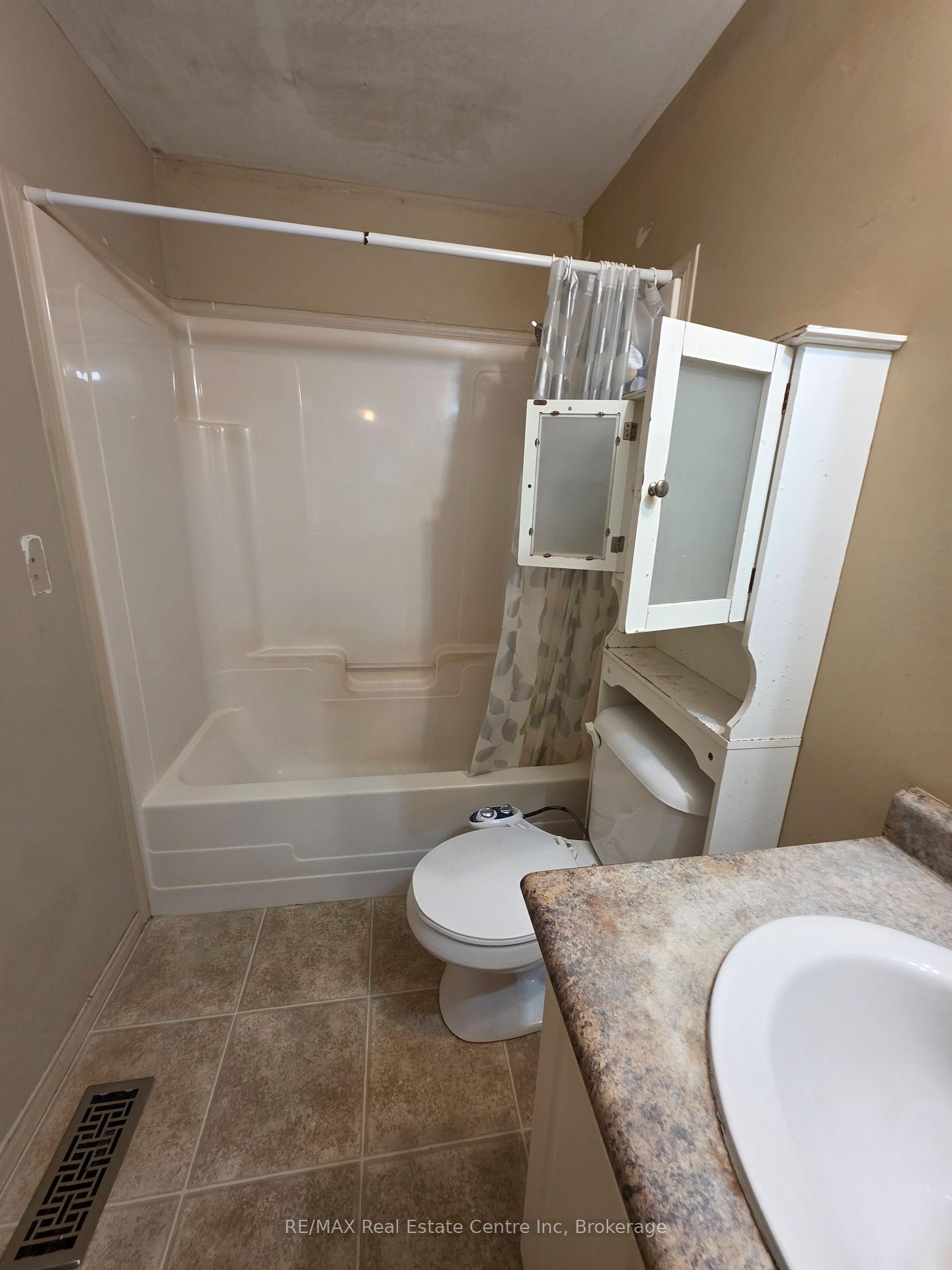 Photo 10 of Unit 99, 1155 Gordon Street, Guelph, Kortright West — HOMEH