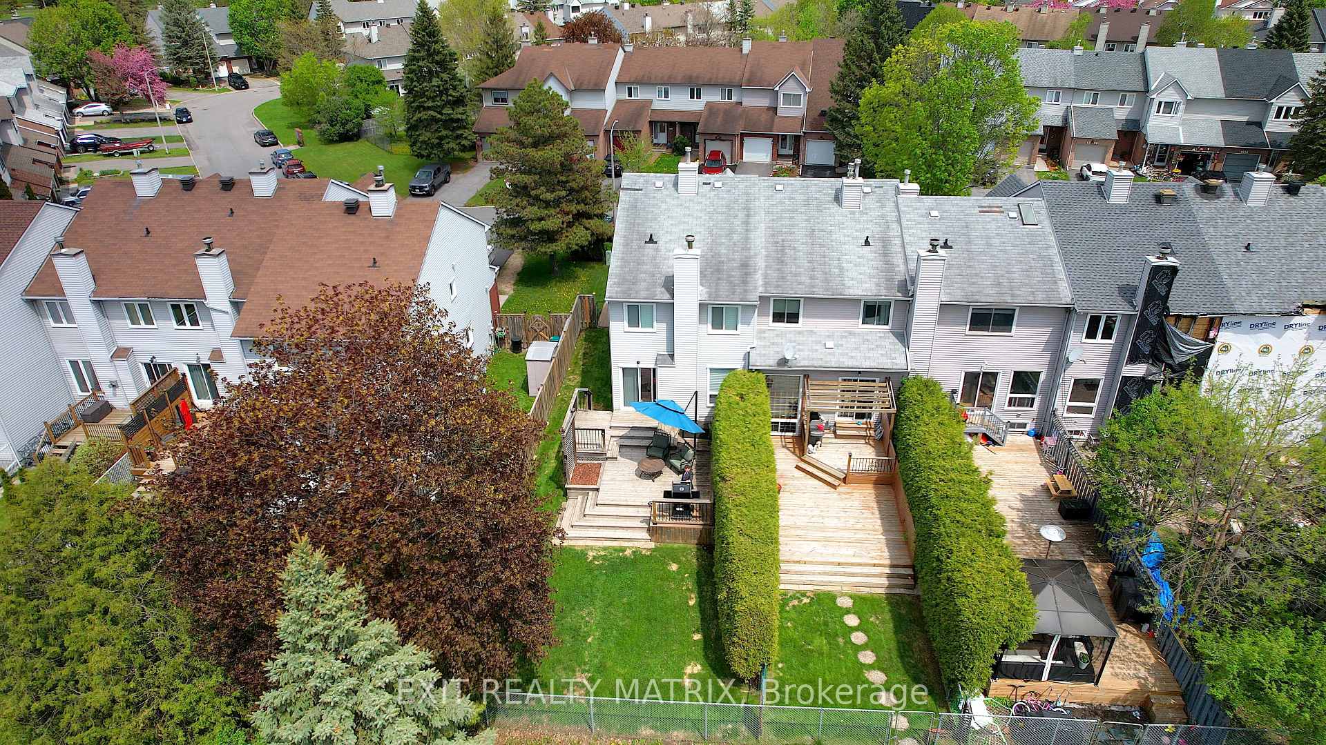 Photo 3 of 1521 Briarfield Crescent, Ottawa, Fallingbrook/Ridgemount — HOMEH