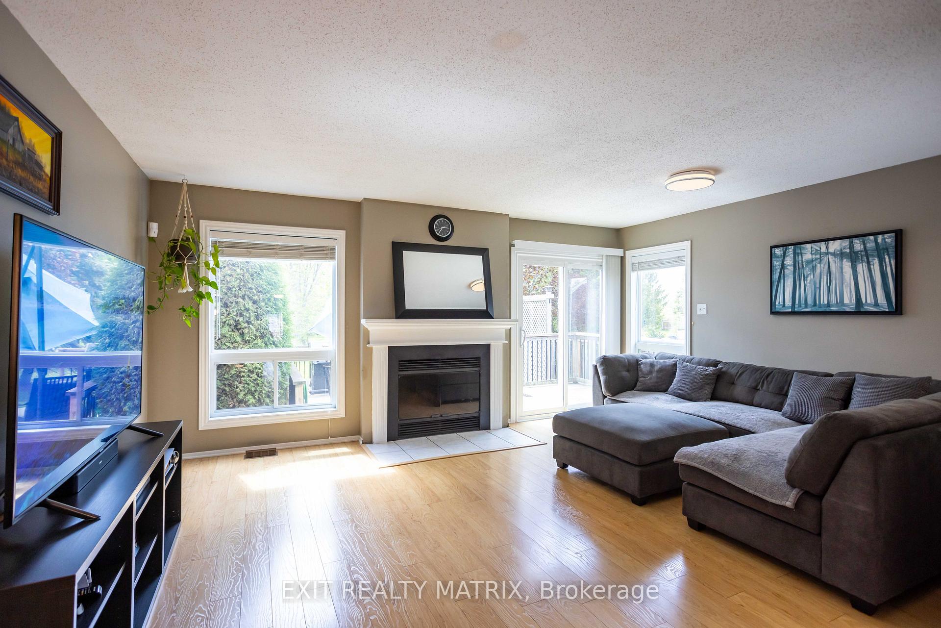 Photo 6 of 1521 Briarfield Crescent, Ottawa, Fallingbrook/Ridgemount — HOMEH