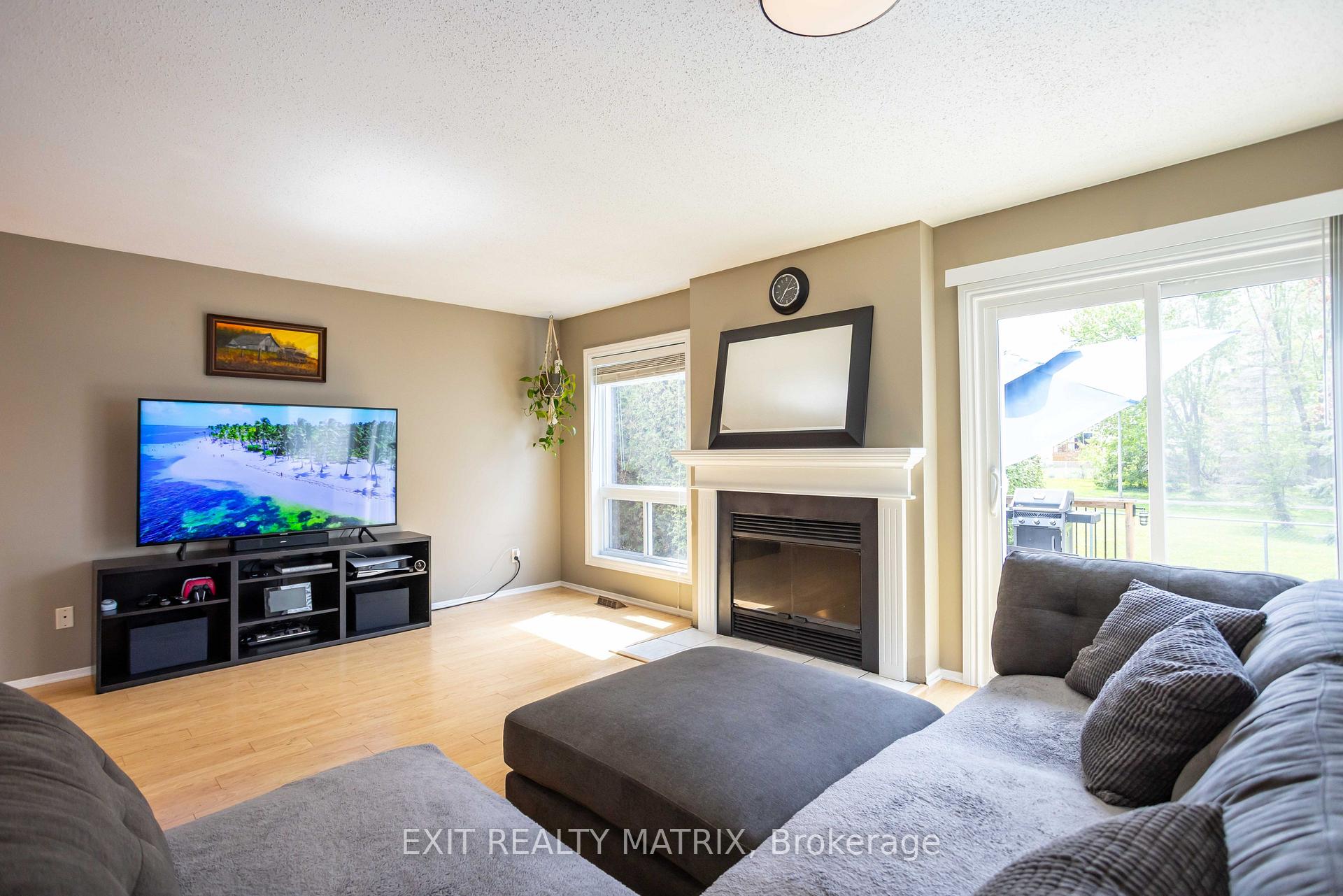Photo 7 of 1521 Briarfield Crescent, Ottawa, Fallingbrook/Ridgemount — HOMEH
