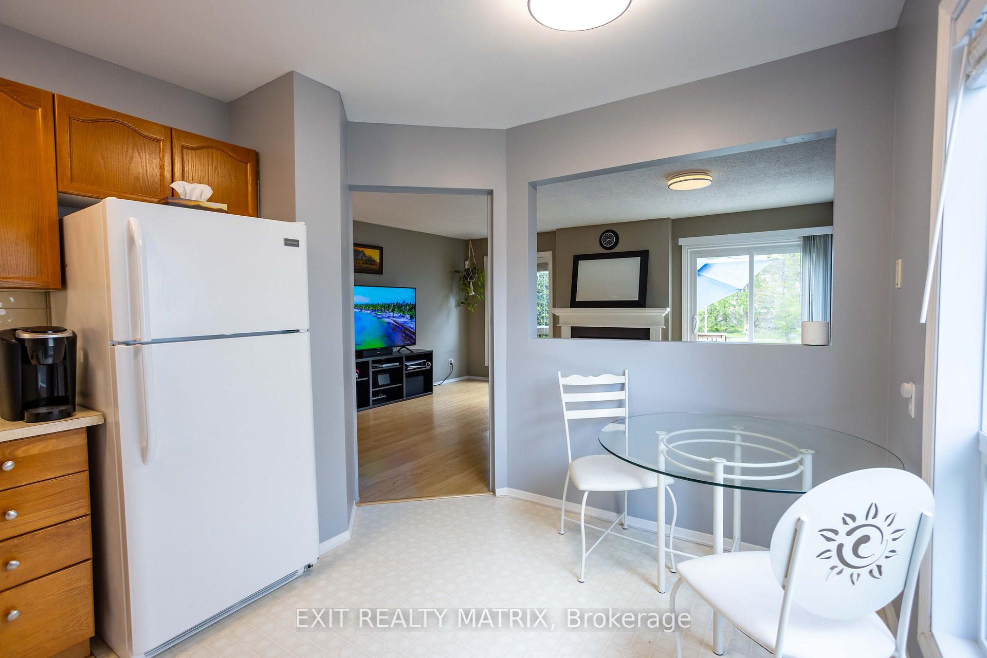 Photo 14 of 1521 Briarfield Crescent, Ottawa, Fallingbrook/Ridgemount — HOMEH