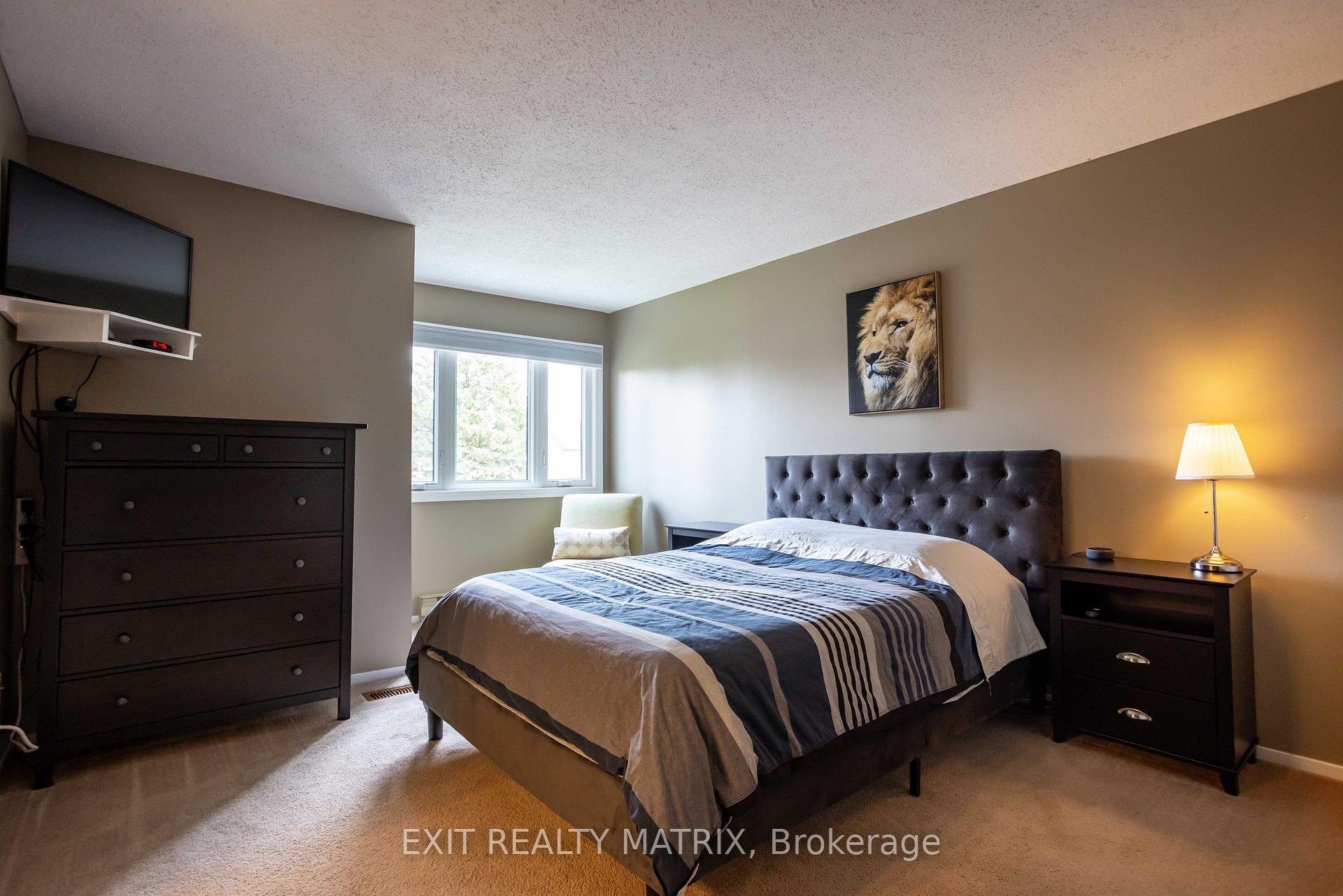 Photo 16 of 1521 Briarfield Crescent, Ottawa, Fallingbrook/Ridgemount — HOMEH