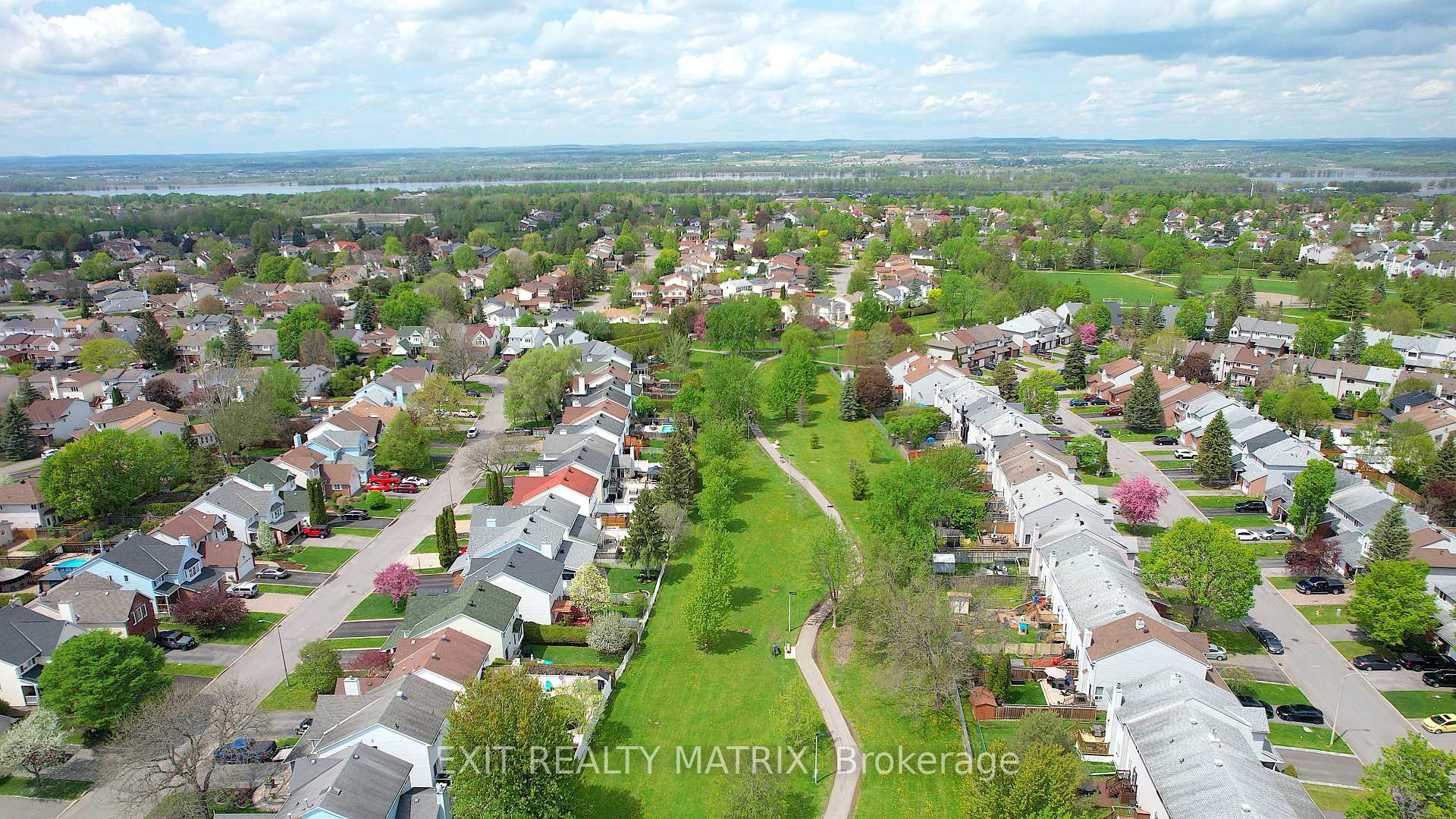 Photo 39 of 1521 Briarfield Crescent, Ottawa, Fallingbrook/Ridgemount — HOMEH