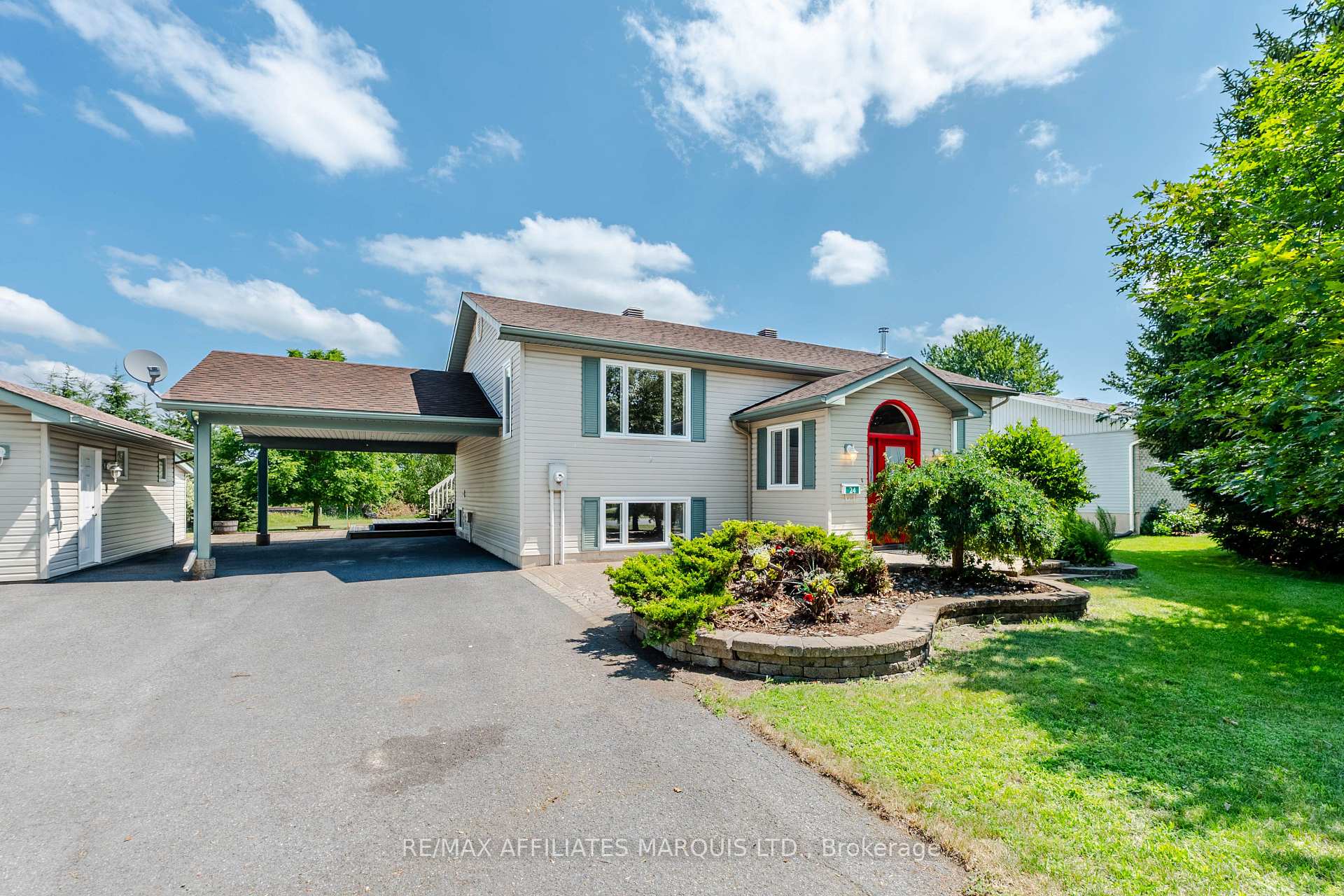 Photo 2 of 24 Nelson Street, North Stormont, Finch — HOMEH