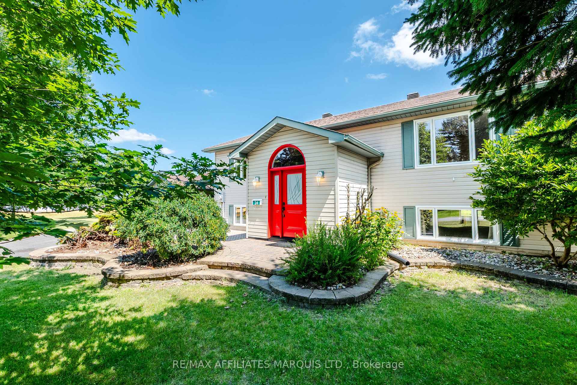 Photo 4 of 24 Nelson Street, North Stormont, Finch — HOMEH