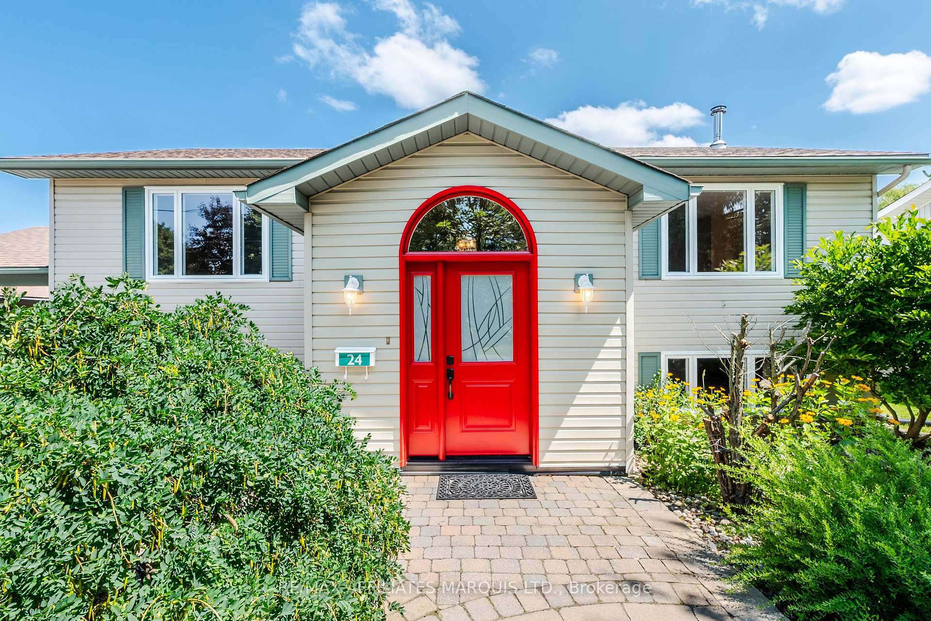 Photo 5 of 24 Nelson Street, North Stormont, Finch — HOMEH