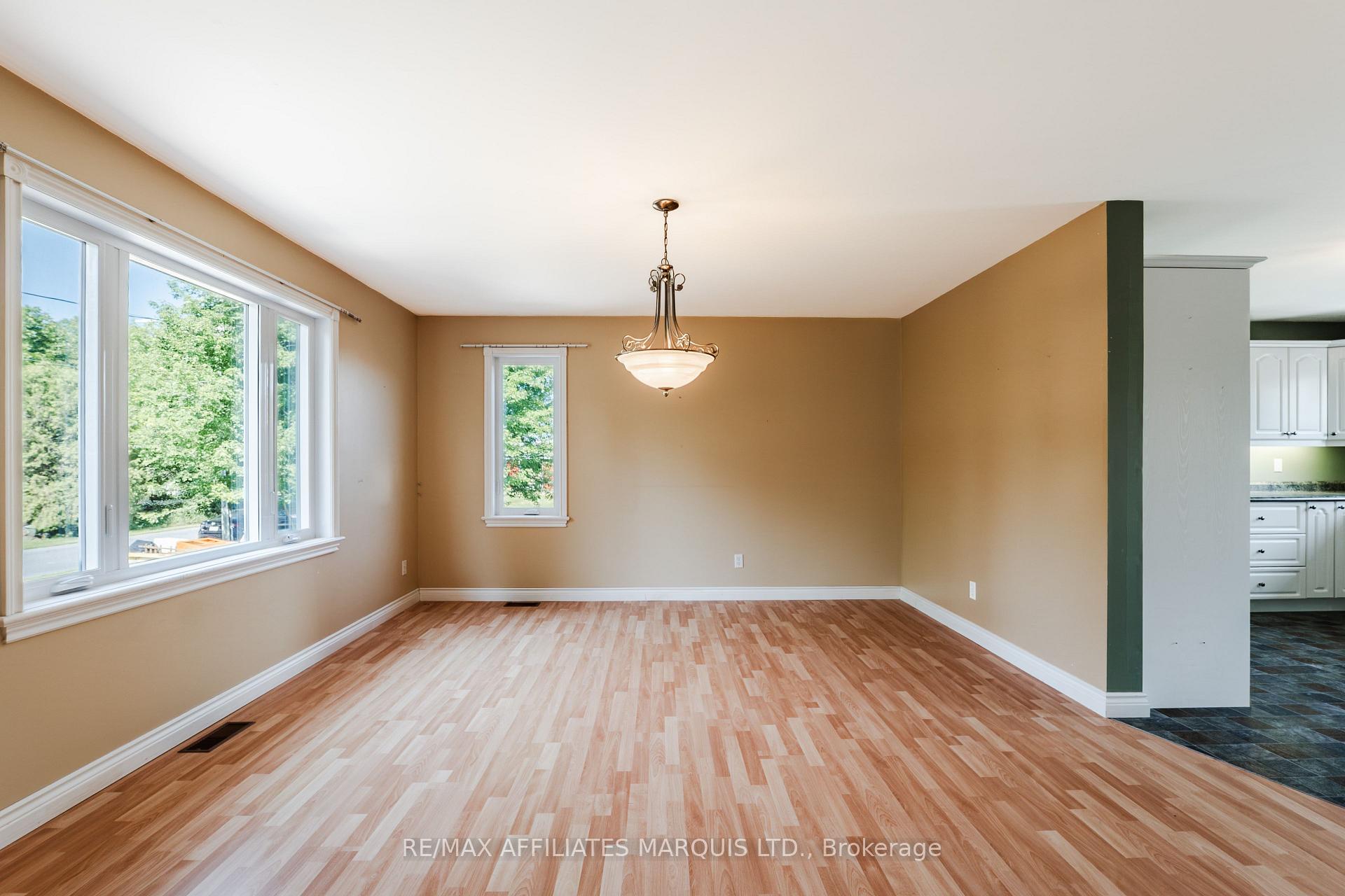 Photo 13 of 24 Nelson Street, North Stormont, Finch — HOMEH