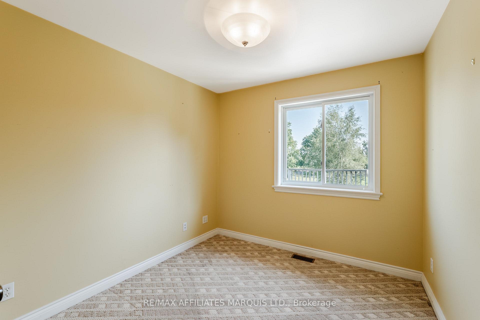 Photo 20 of 24 Nelson Street, North Stormont, Finch — HOMEH