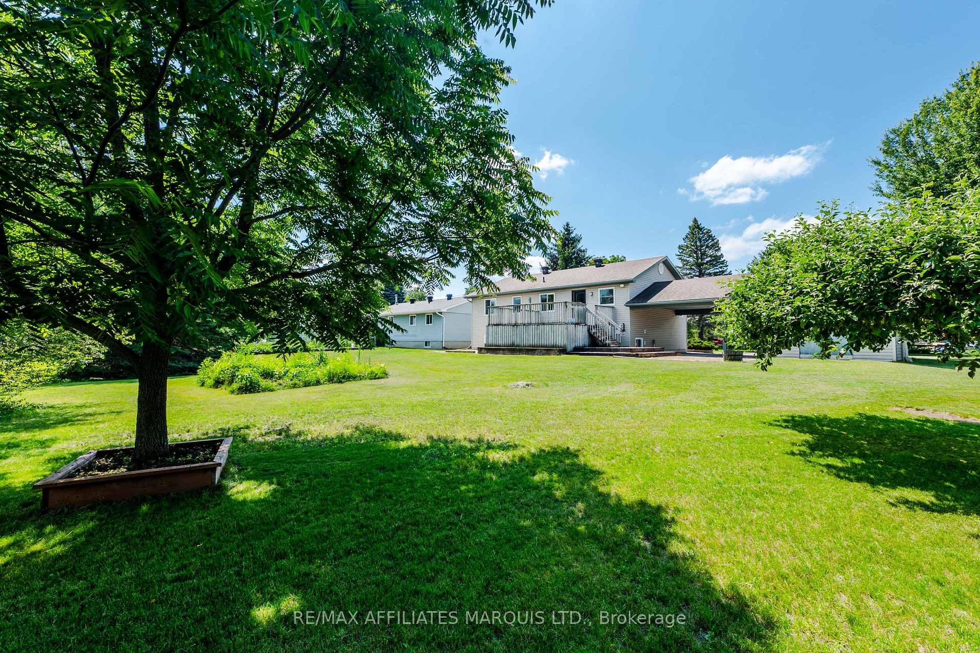 Photo 35 of 24 Nelson Street, North Stormont, Finch — HOMEH