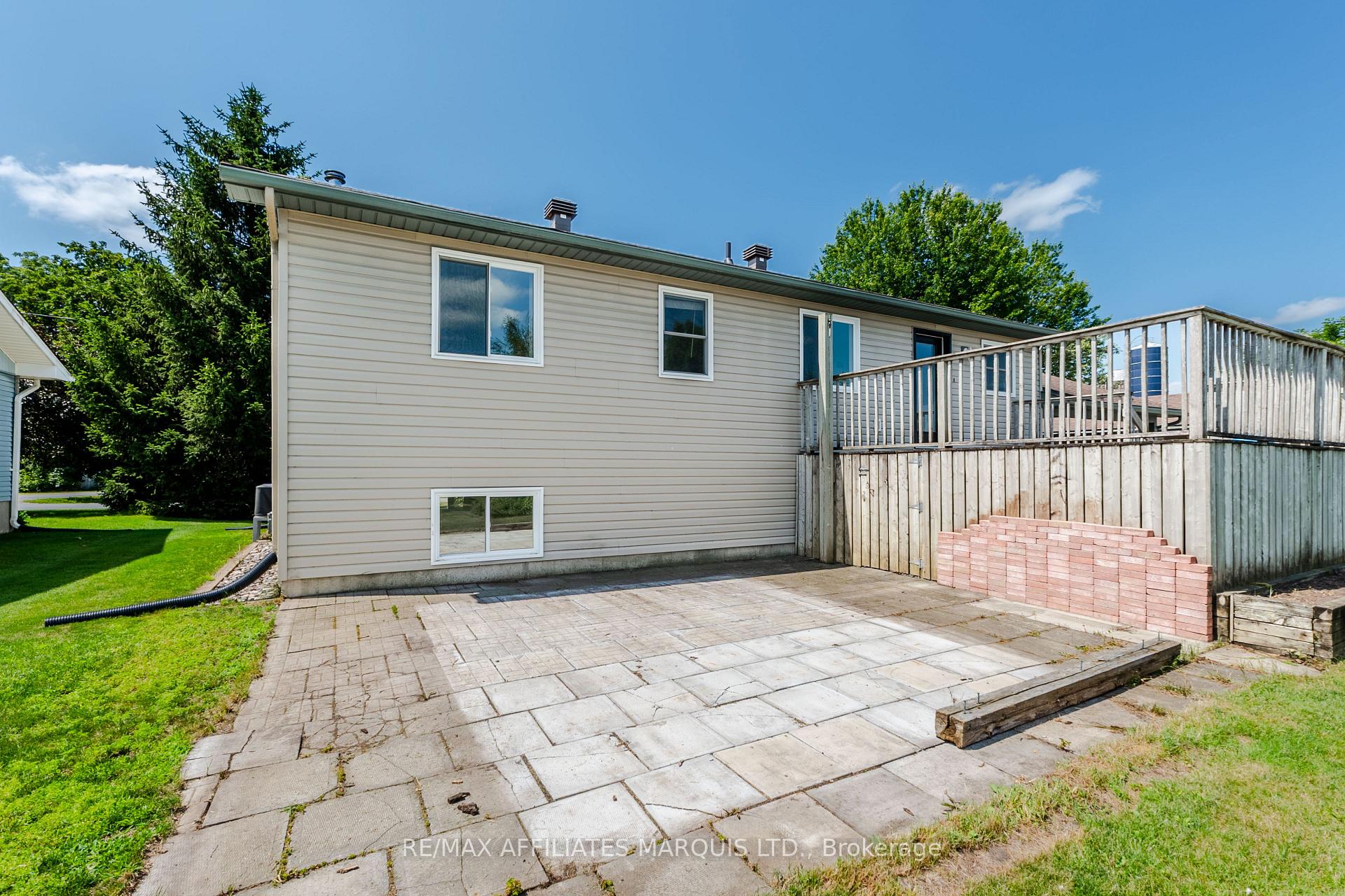 Photo 39 of 24 Nelson Street, North Stormont, Finch — HOMEH