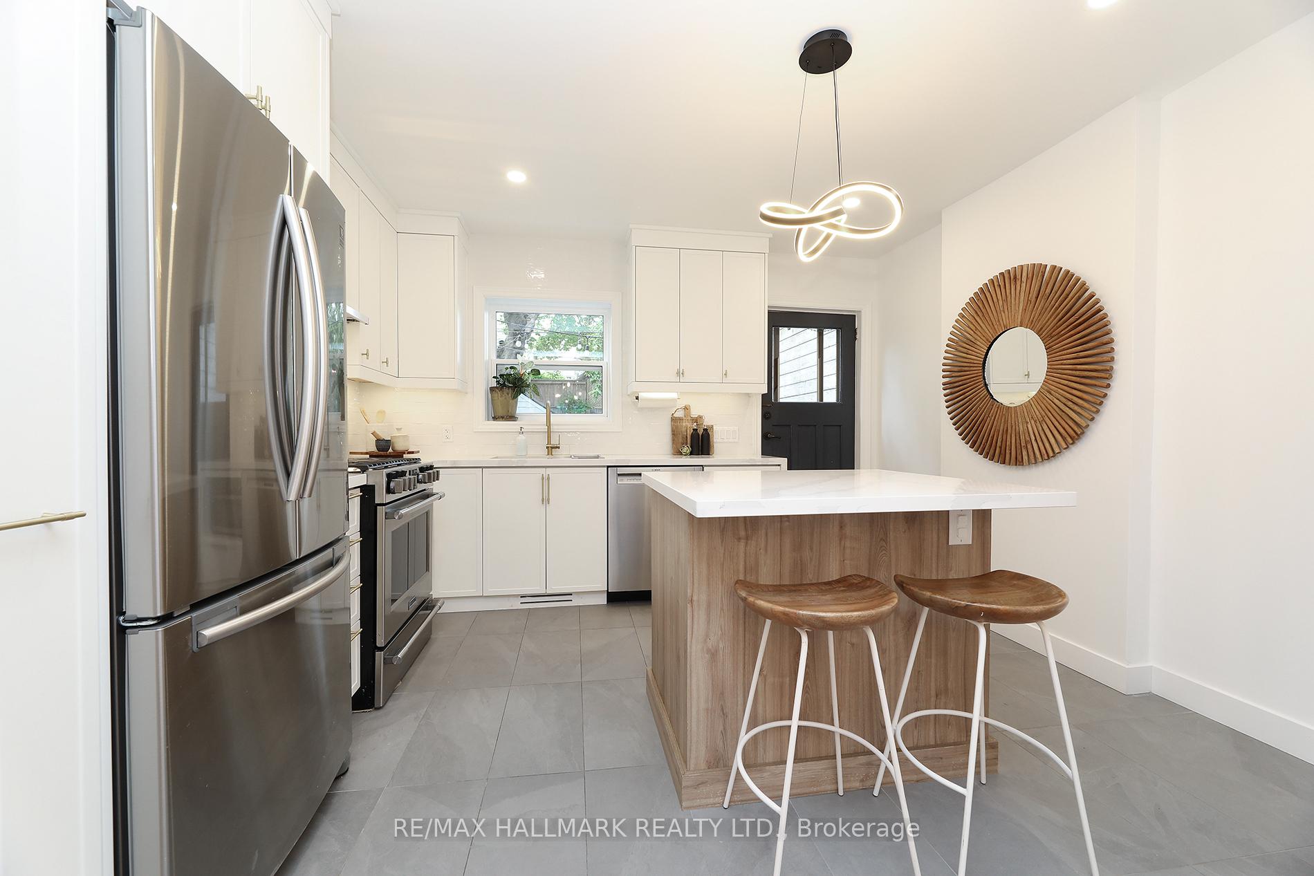Photo 14 of 339 Scarborough Road, Toronto, The Beaches — HOMEH