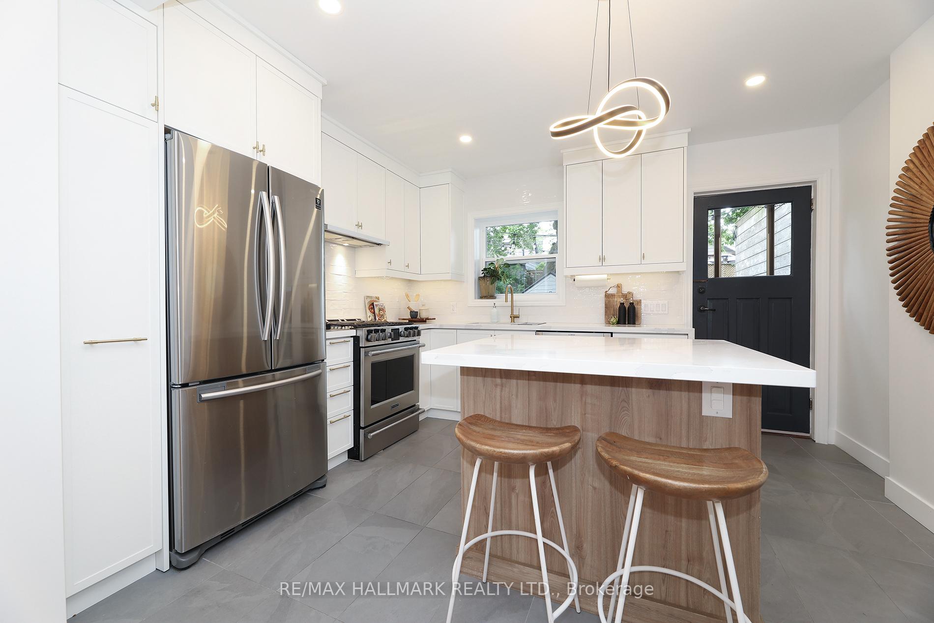 Photo 15 of 339 Scarborough Road, Toronto, The Beaches — HOMEH