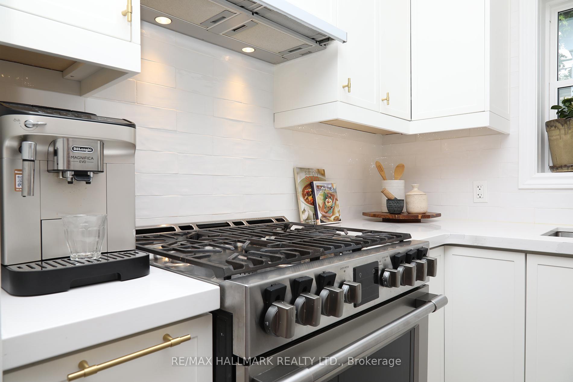Photo 16 of 339 Scarborough Road, Toronto, The Beaches — HOMEH