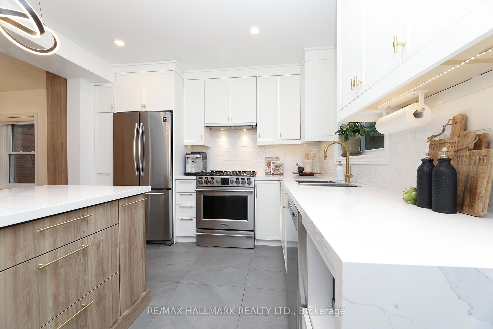 Photo 17 of 339 Scarborough Road, Toronto, The Beaches — HOMEH