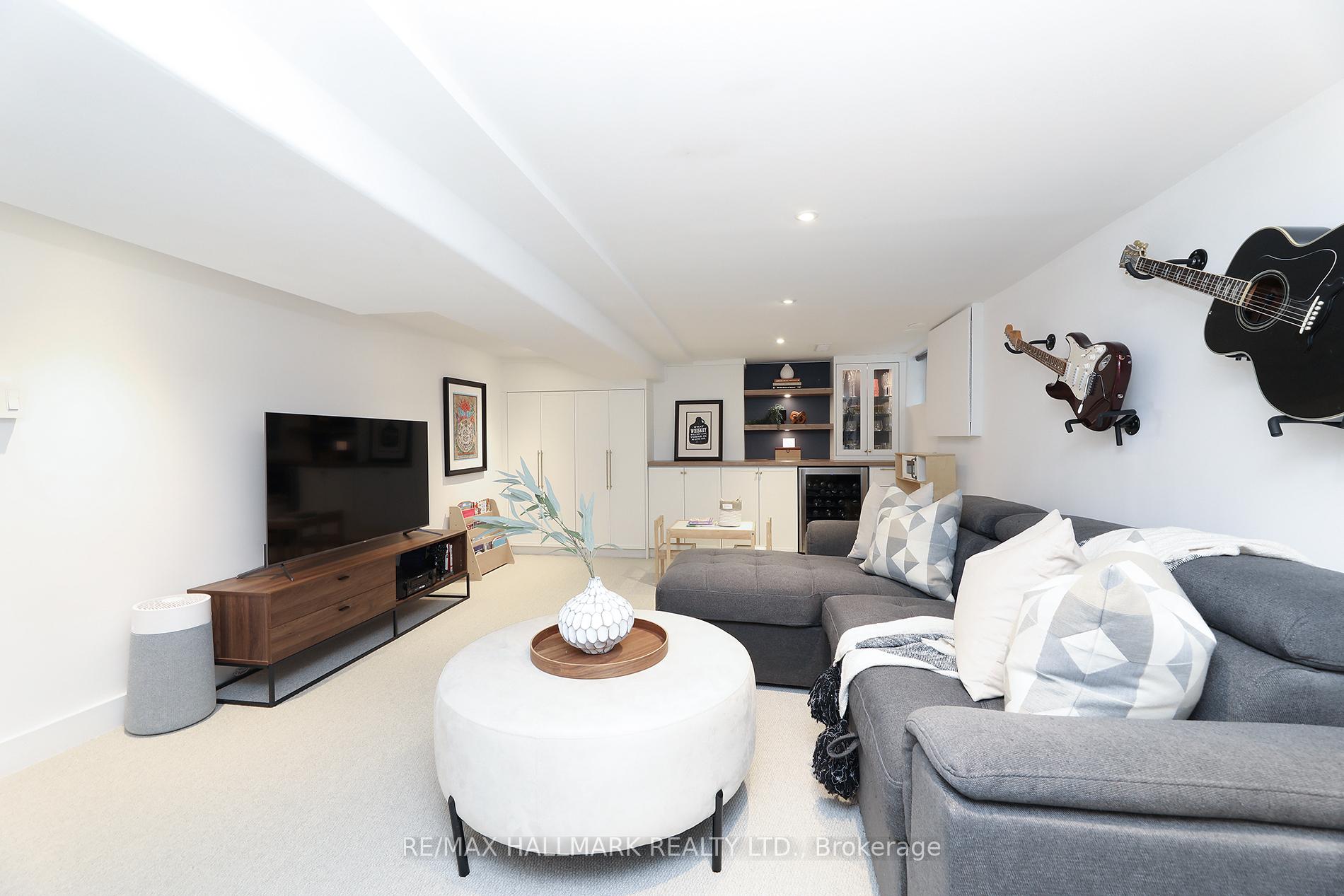 Photo 39 of 339 Scarborough Road, Toronto, The Beaches — HOMEH