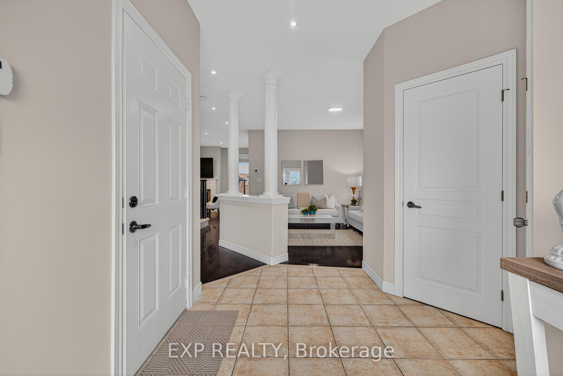 Photo 2 of 100 Garinger Crescent, Hamilton, Binbrook — HOMEH