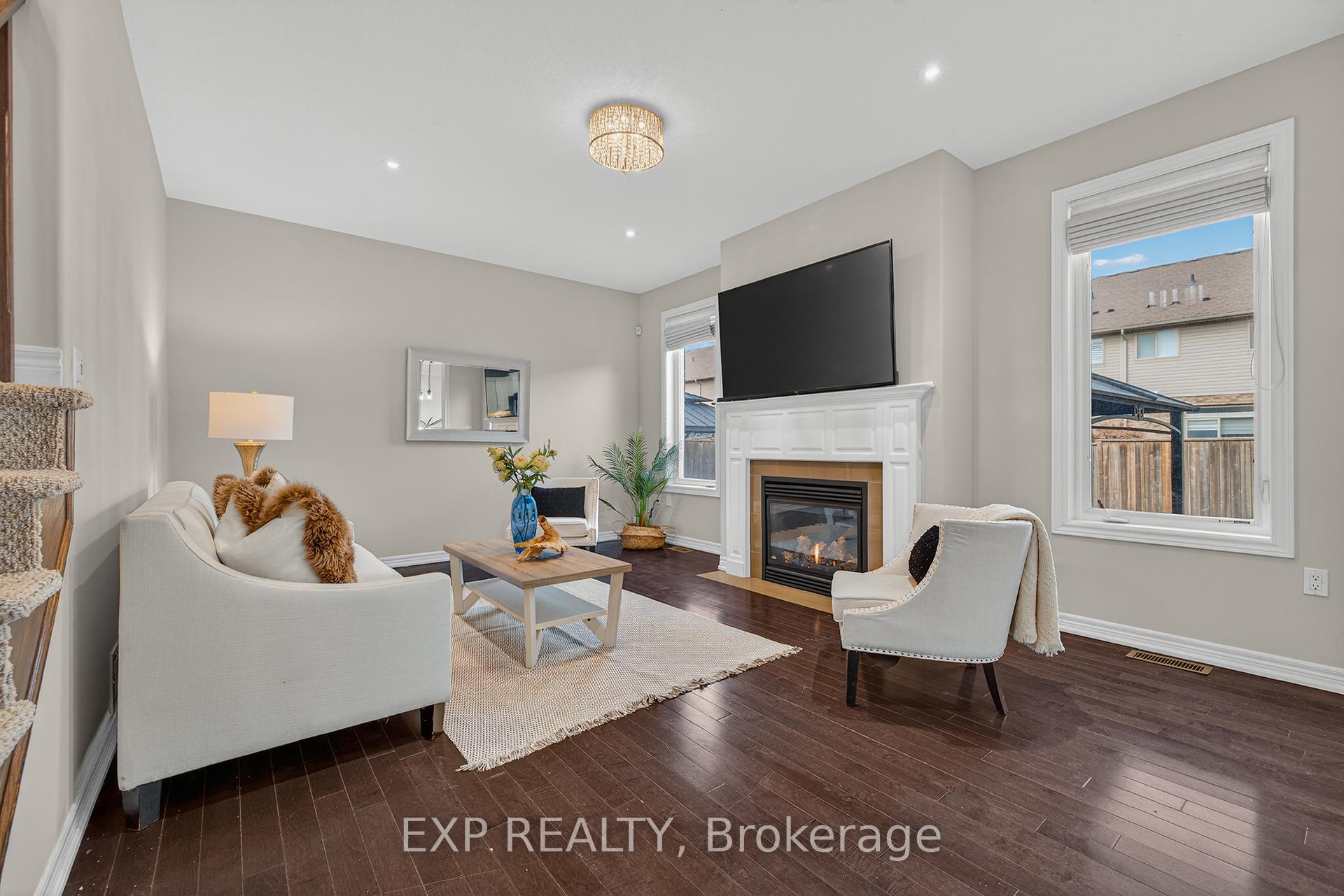 Photo 6 of 100 Garinger Crescent, Hamilton, Binbrook — HOMEH