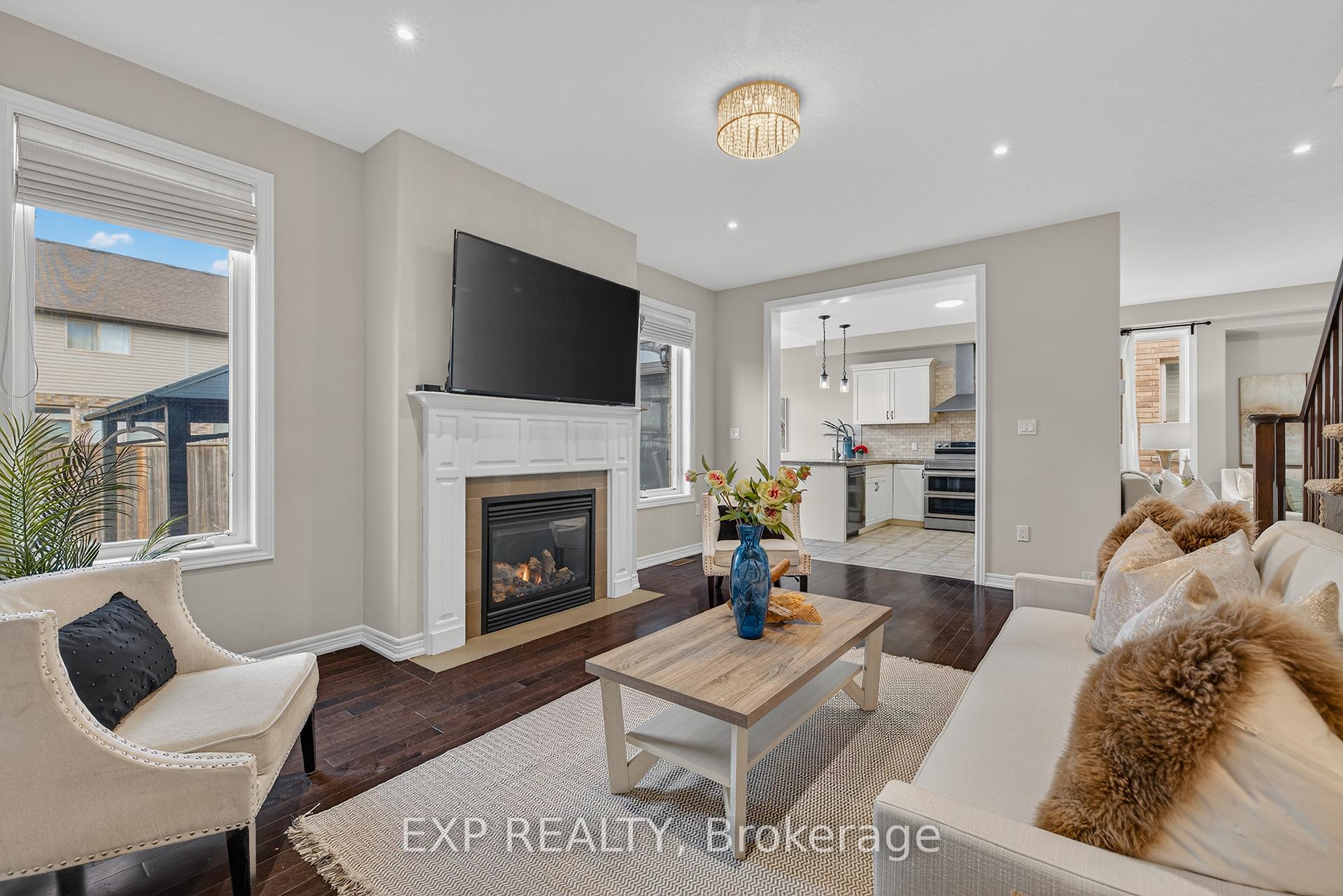 Photo 9 of 100 Garinger Crescent, Hamilton, Binbrook — HOMEH