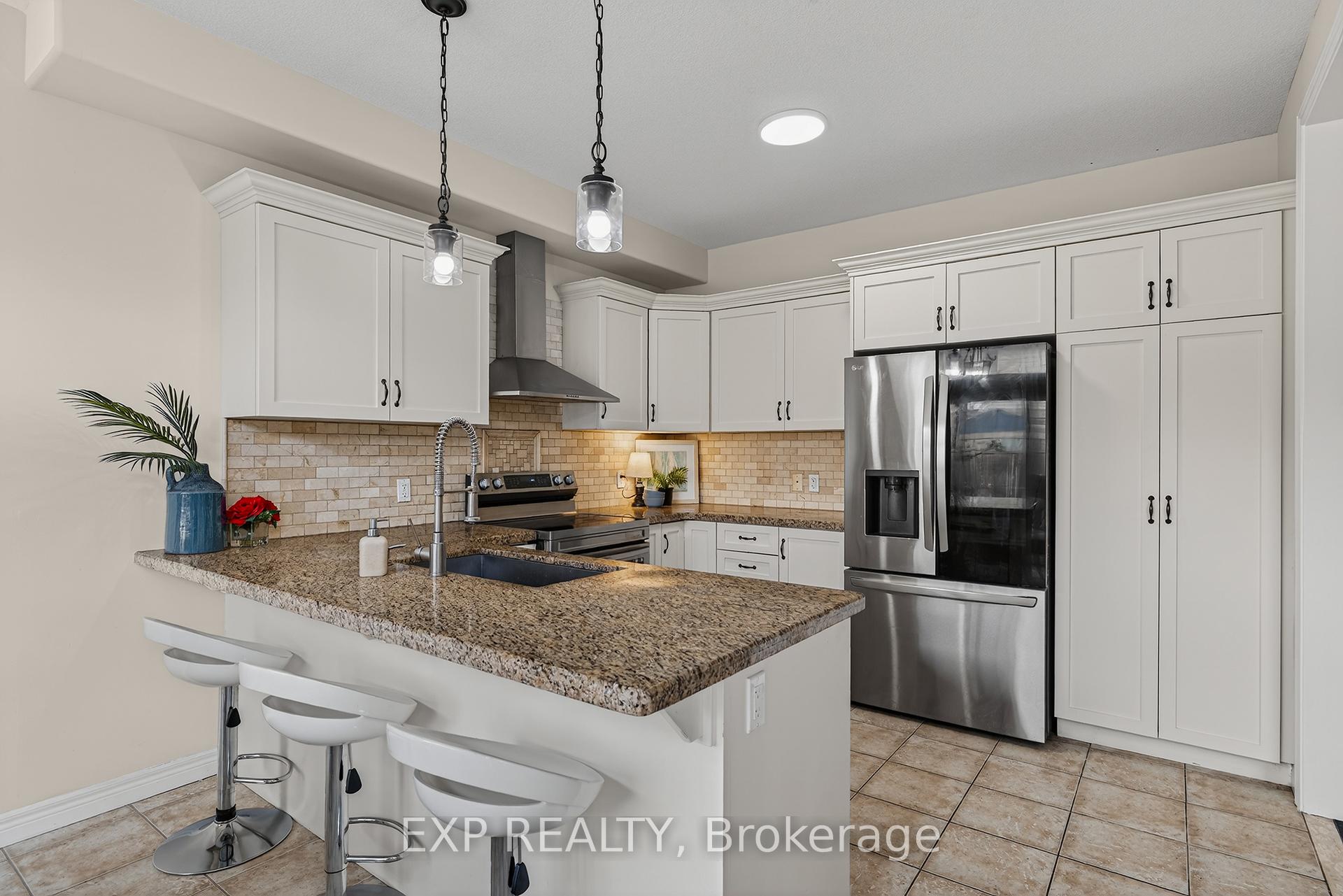 Photo 12 of 100 Garinger Crescent, Hamilton, Binbrook — HOMEH