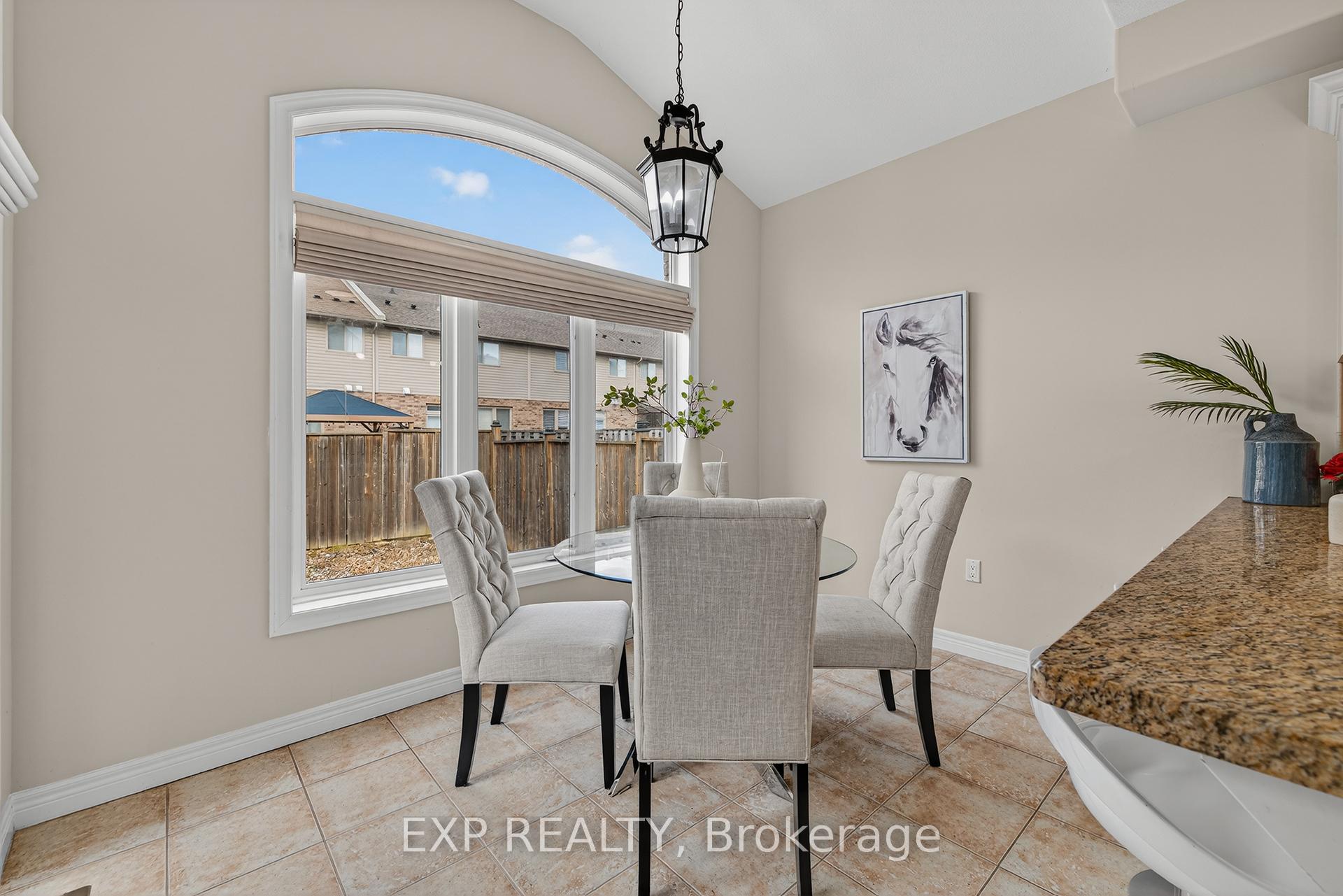 Photo 14 of 100 Garinger Crescent, Hamilton, Binbrook — HOMEH