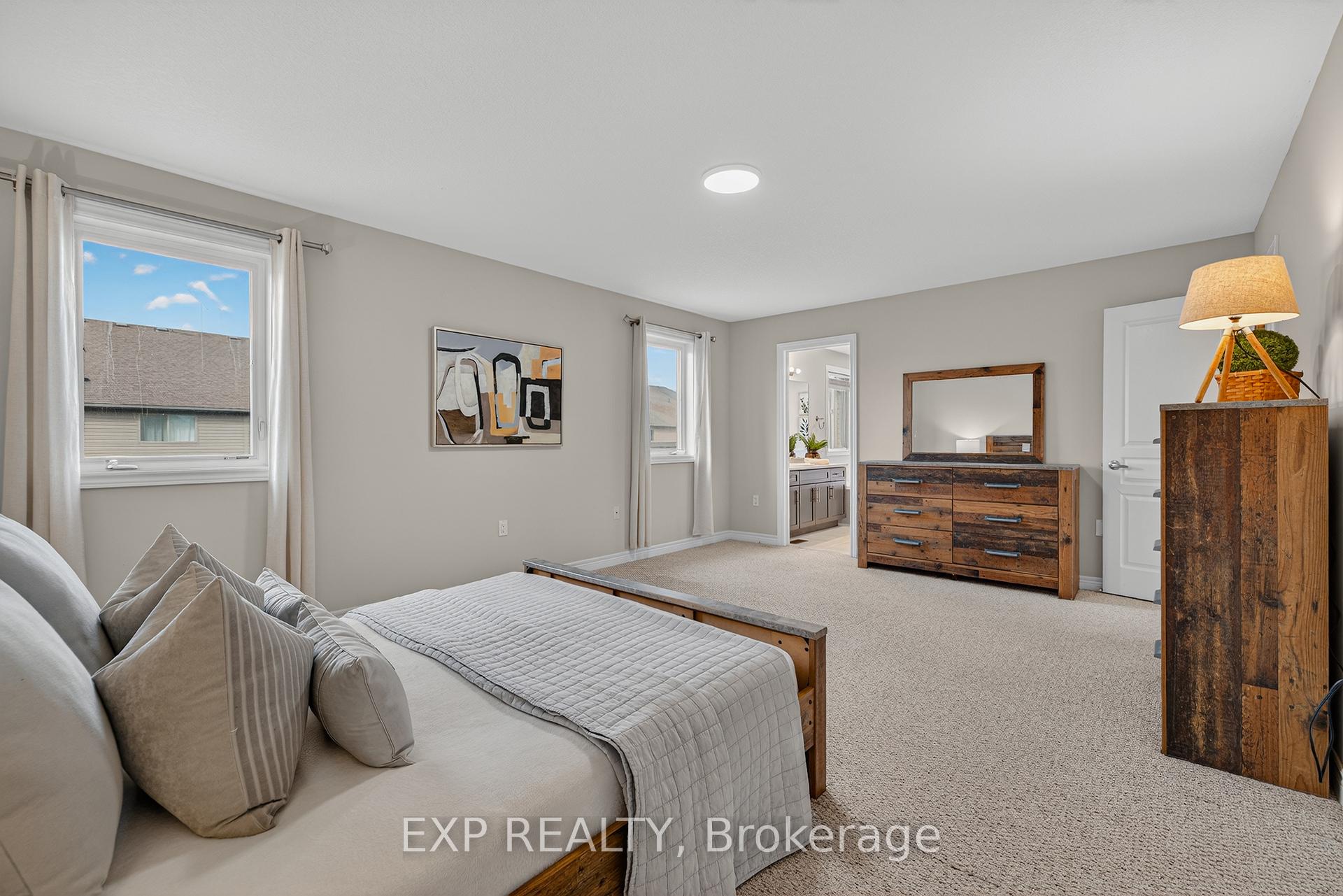 Photo 21 of 100 Garinger Crescent, Hamilton, Binbrook — HOMEH