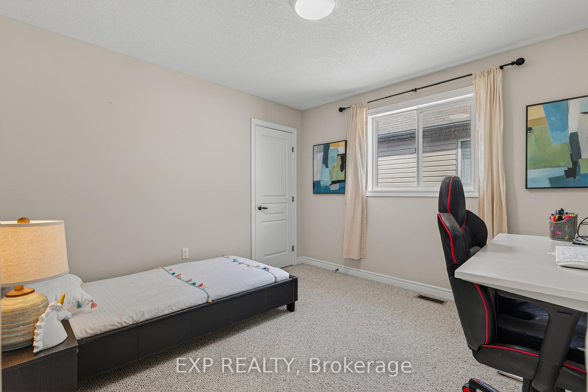 Photo 26 of 100 Garinger Crescent, Hamilton, Binbrook — HOMEH