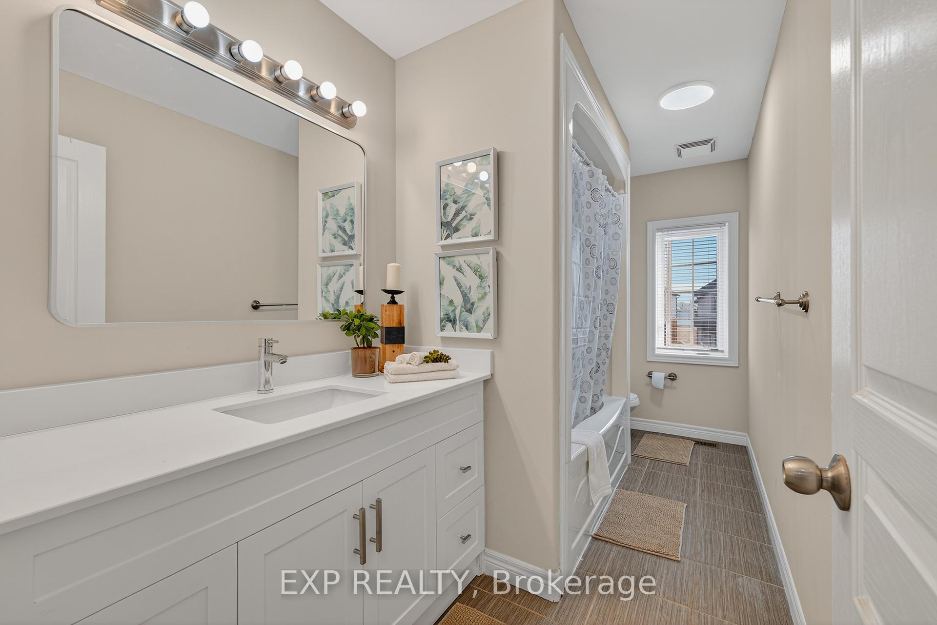 Photo 28 of 100 Garinger Crescent, Hamilton, Binbrook — HOMEH