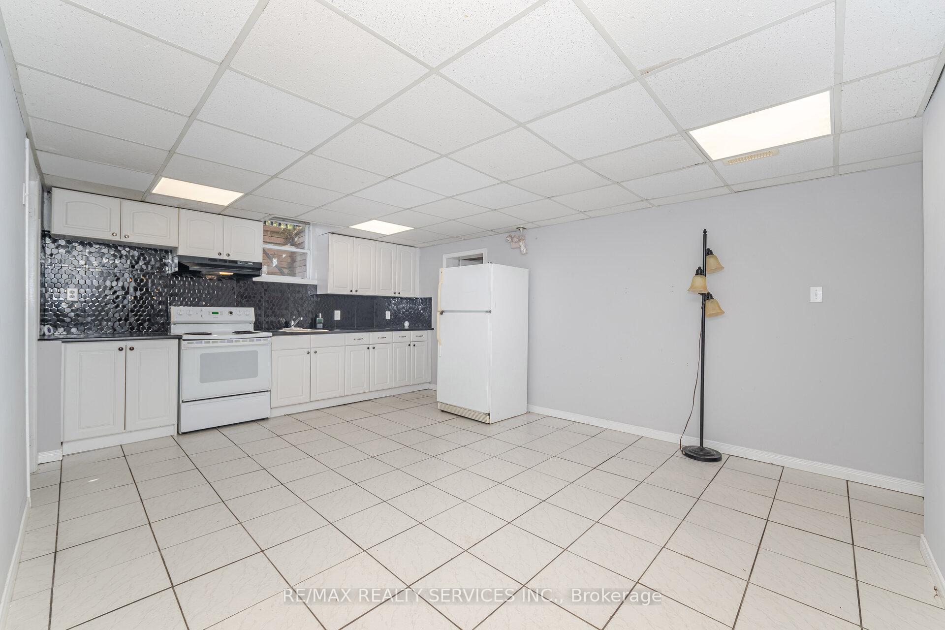 Photo 10 of Unit (Lower), 21 Beverley Street, Waterloo, Uptown West — HOMEH