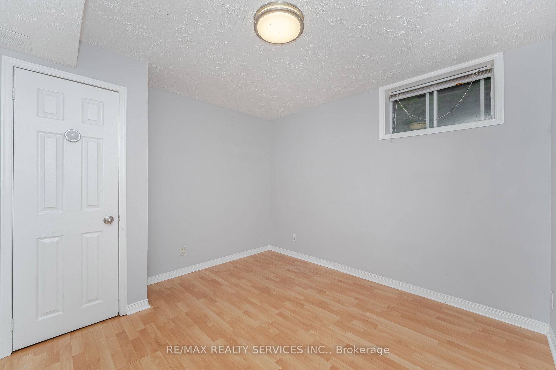 Photo 15 of Unit (Lower), 21 Beverley Street, Waterloo, Uptown West — HOMEH