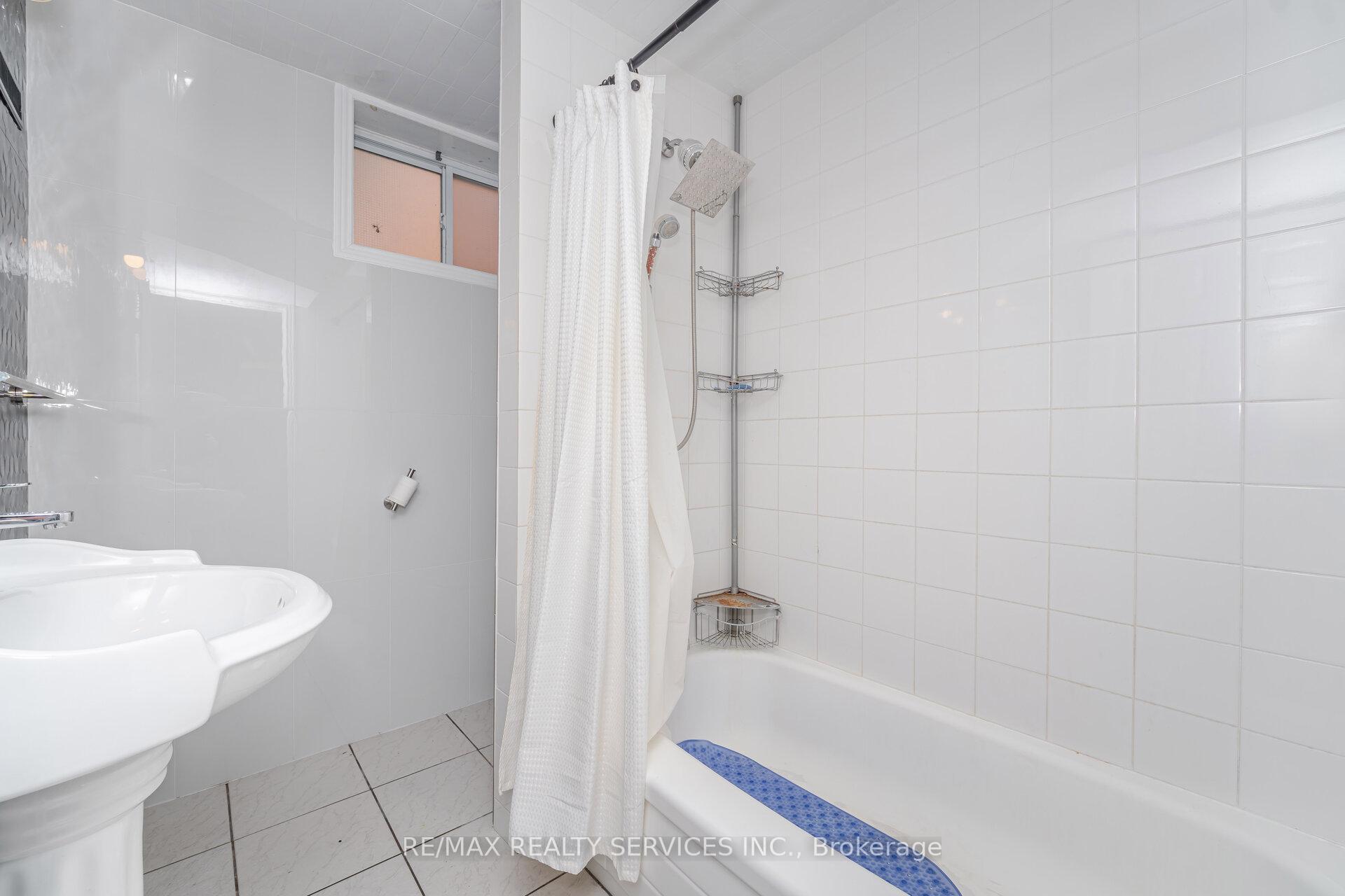 Photo 19 of Unit (Lower), 21 Beverley Street, Waterloo, Uptown West — HOMEH