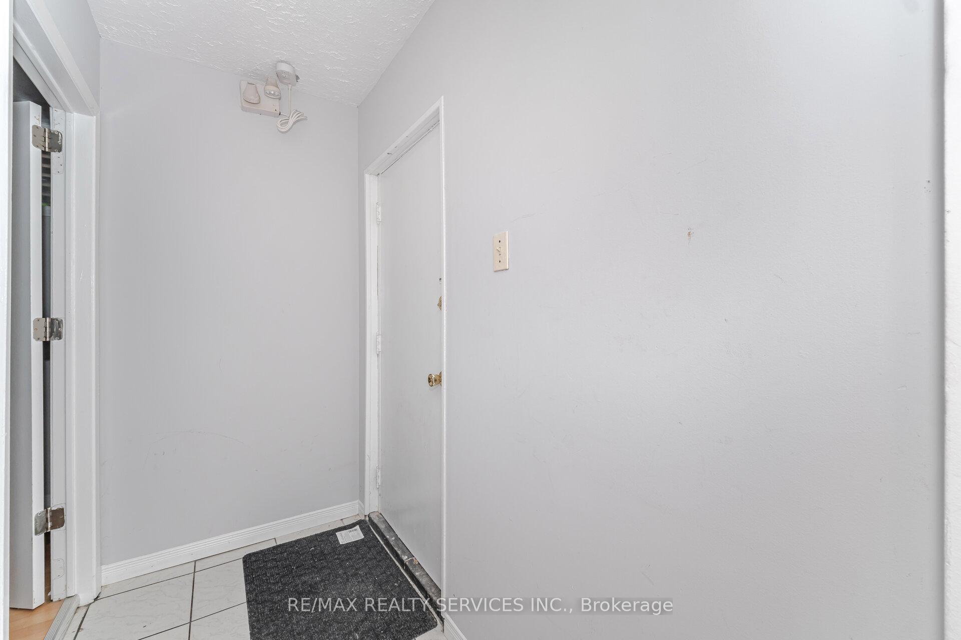 Photo 22 of Unit (Lower), 21 Beverley Street, Waterloo, Uptown West — HOMEH