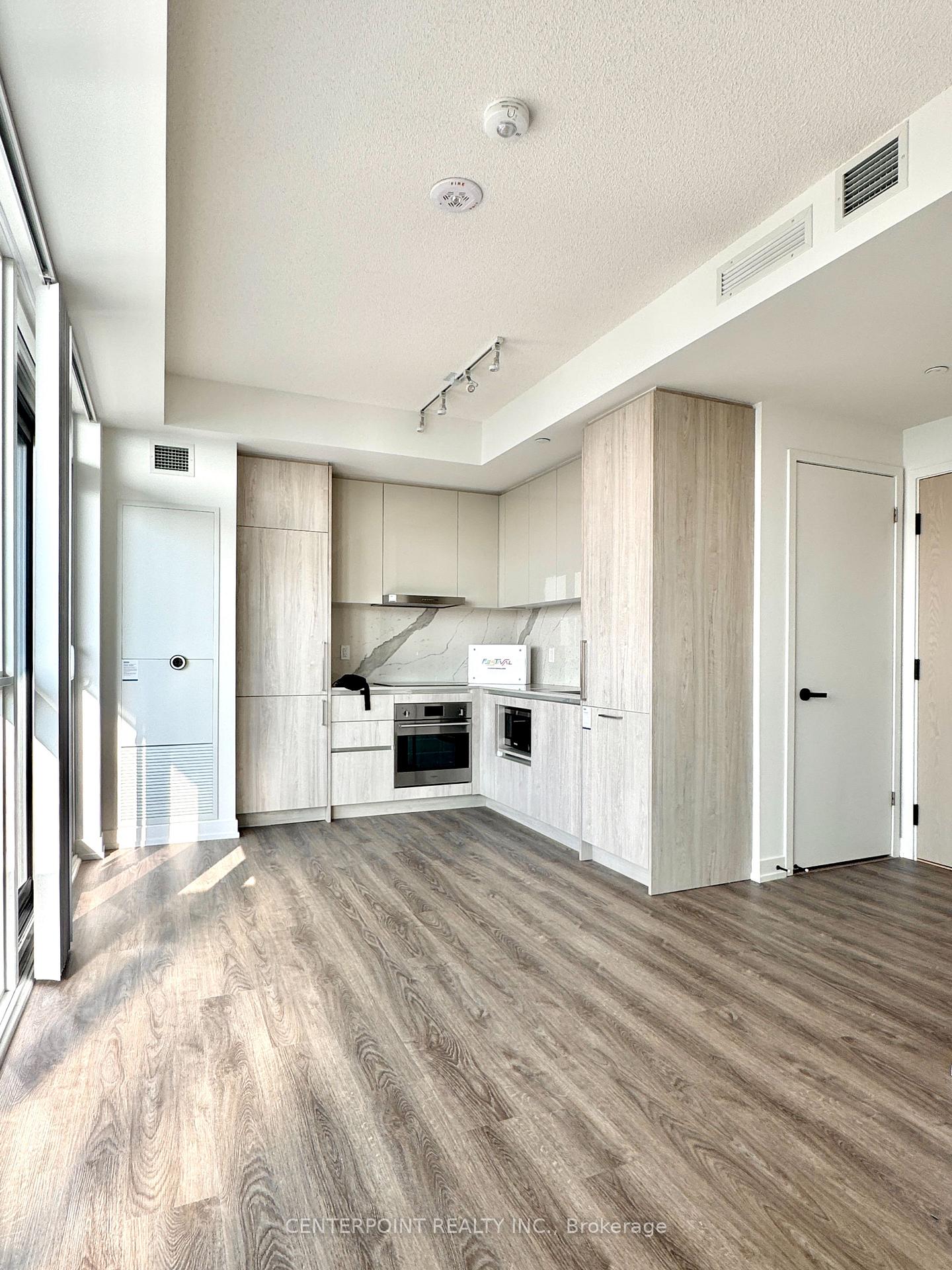 Photo 5 of Unit 5212, 195 Commerce Street, Vaughan, Vaughan Corporate Centre — HOMEH