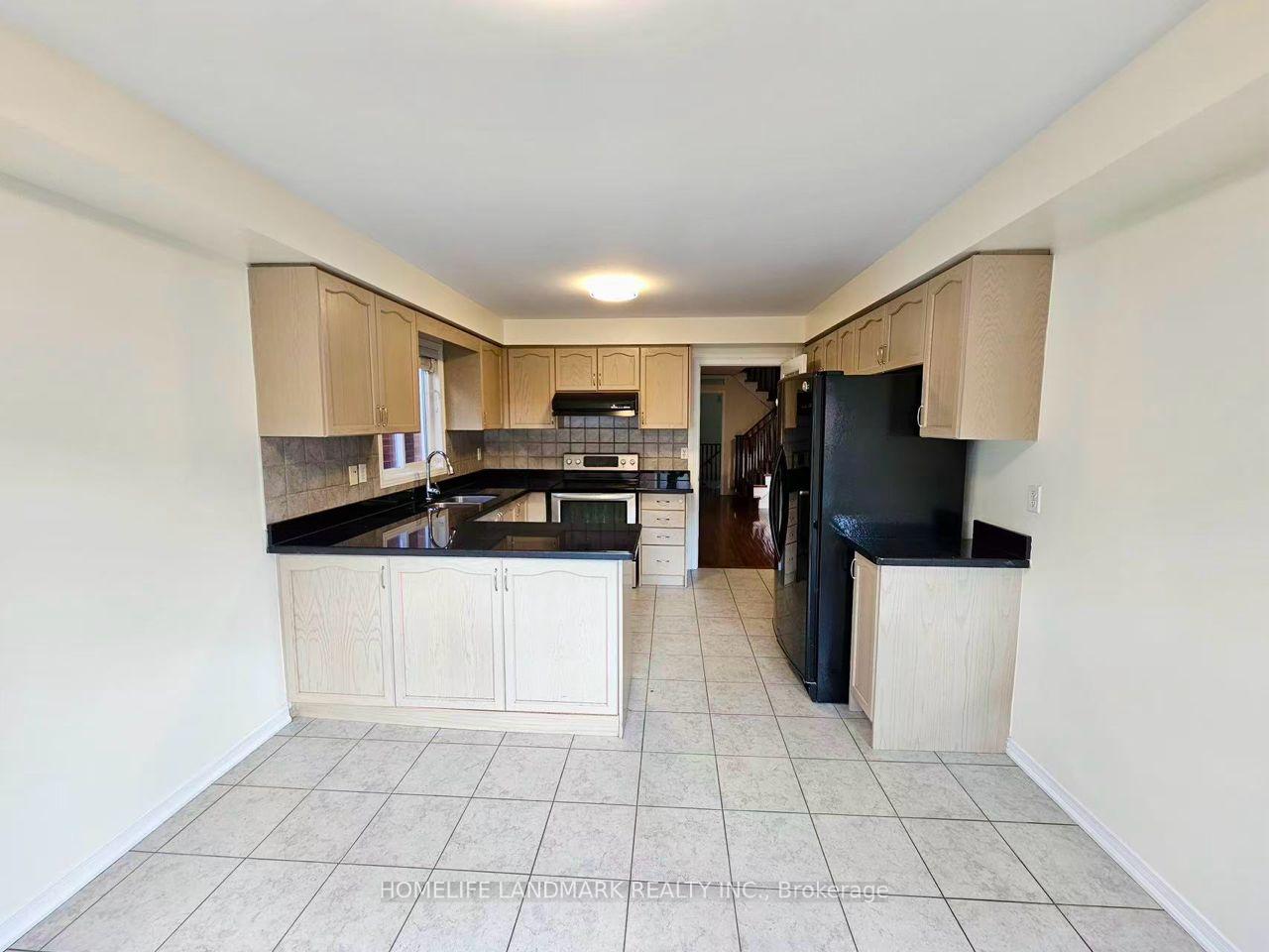 Photo 4 of 56 Briarcrest Drive, Markham, Berczy — HOMEH