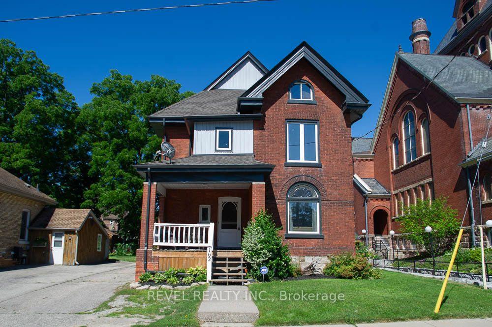 Front of 162 Grand River Street N