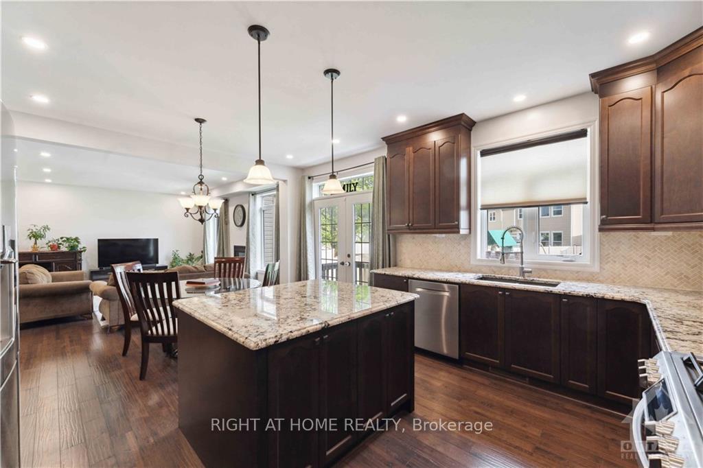 Photo 10 of 546 Peerless Street, Ottawa, Barrhaven - Cedargrove/Fraserdale — HOMEH