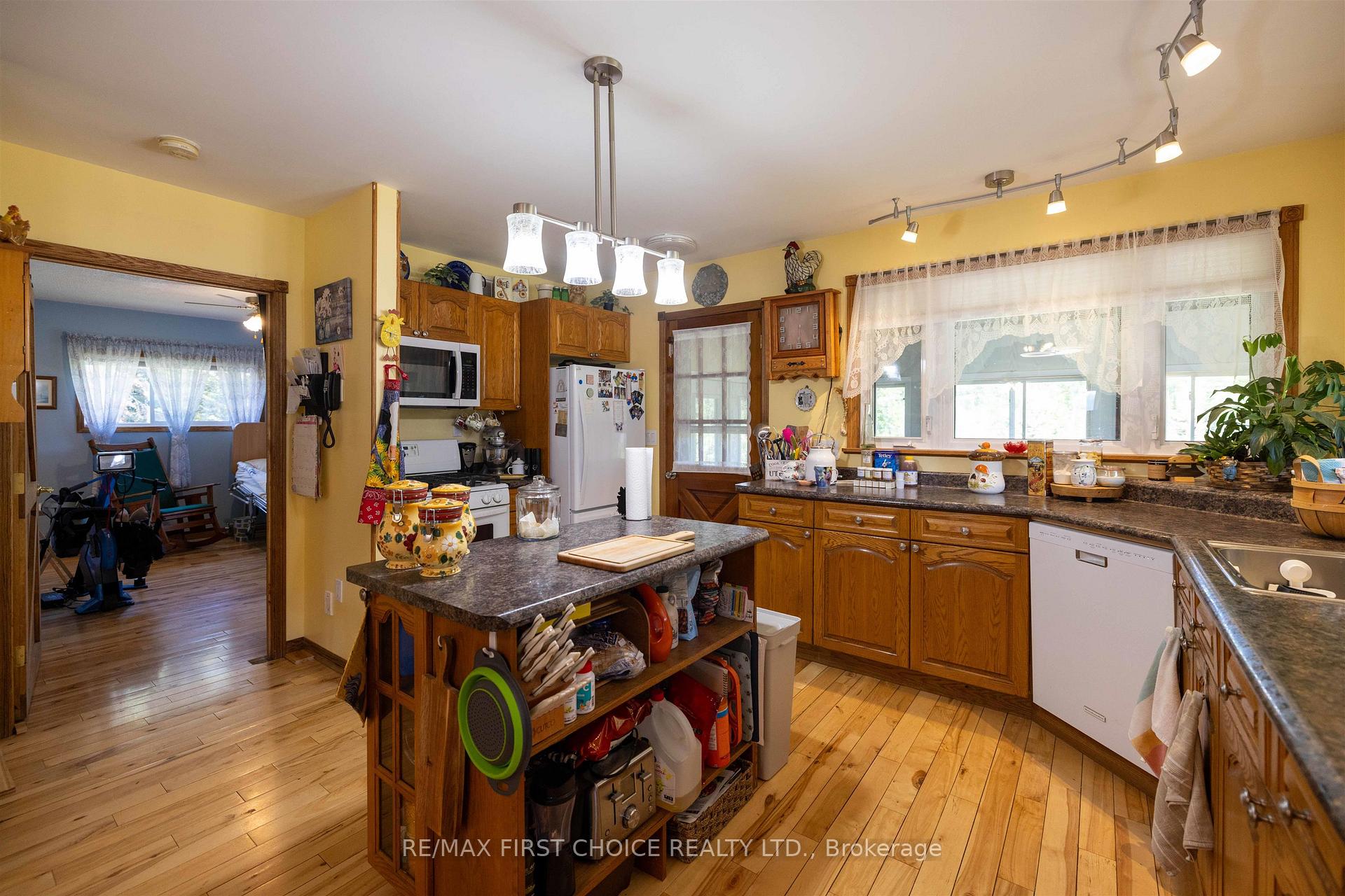 Photo 6 of 250 Falls Road, Neebing, Blake — HOMEH