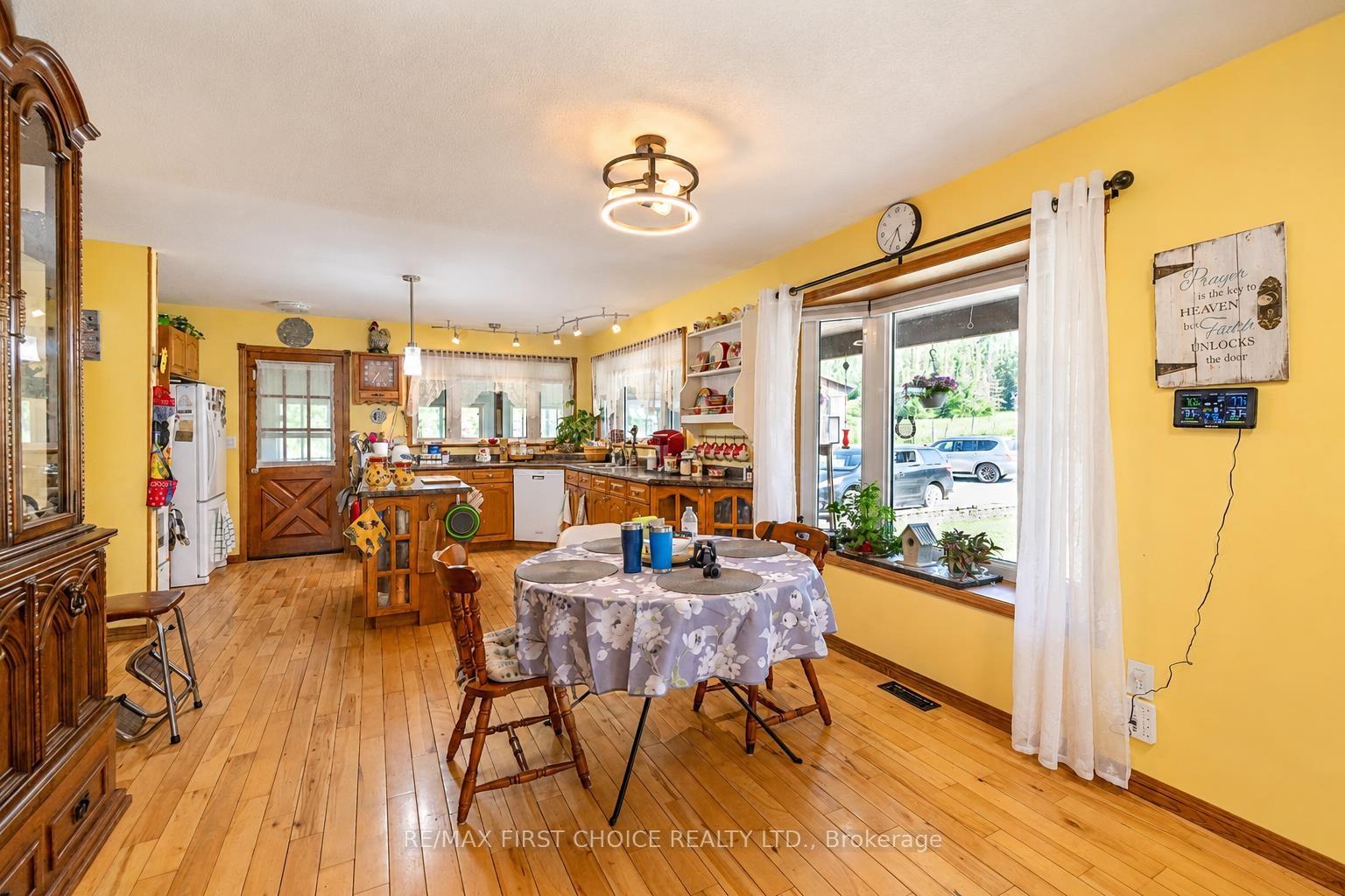 Photo 8 of 250 Falls Road, Neebing, Blake — HOMEH