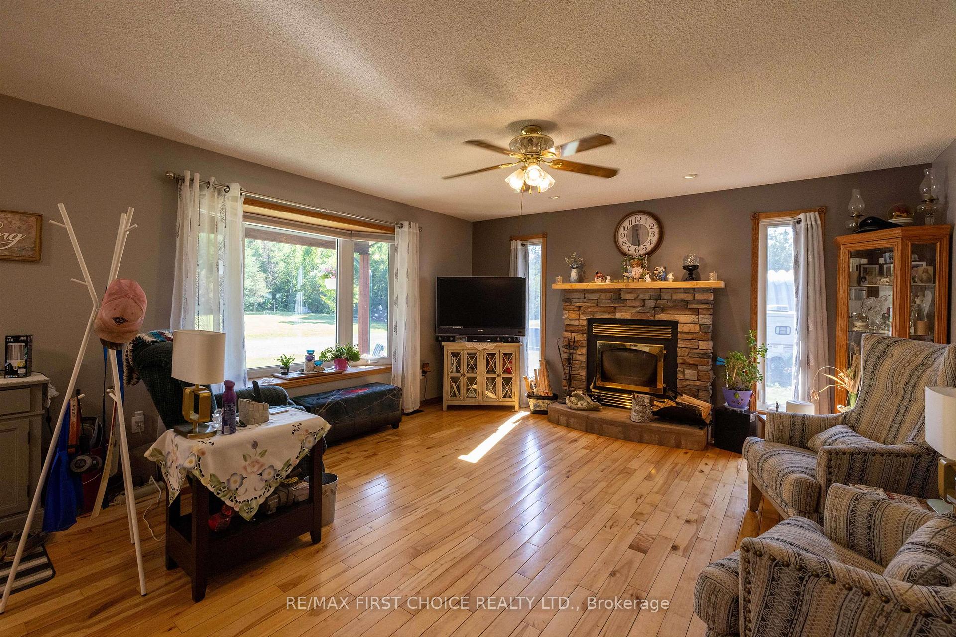 Photo 10 of 250 Falls Road, Neebing, Blake — HOMEH
