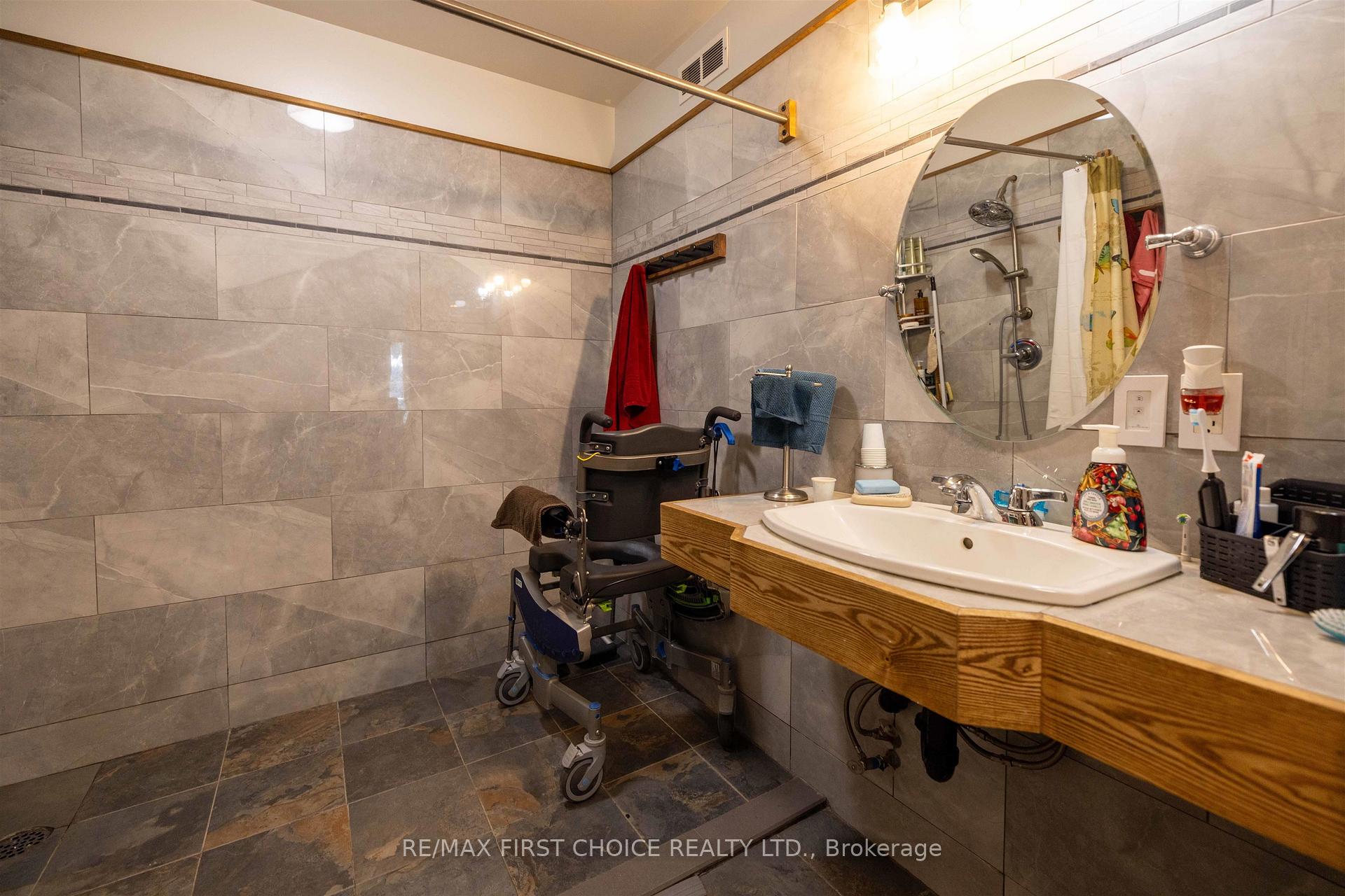 Photo 11 of 250 Falls Road, Neebing, Blake — HOMEH