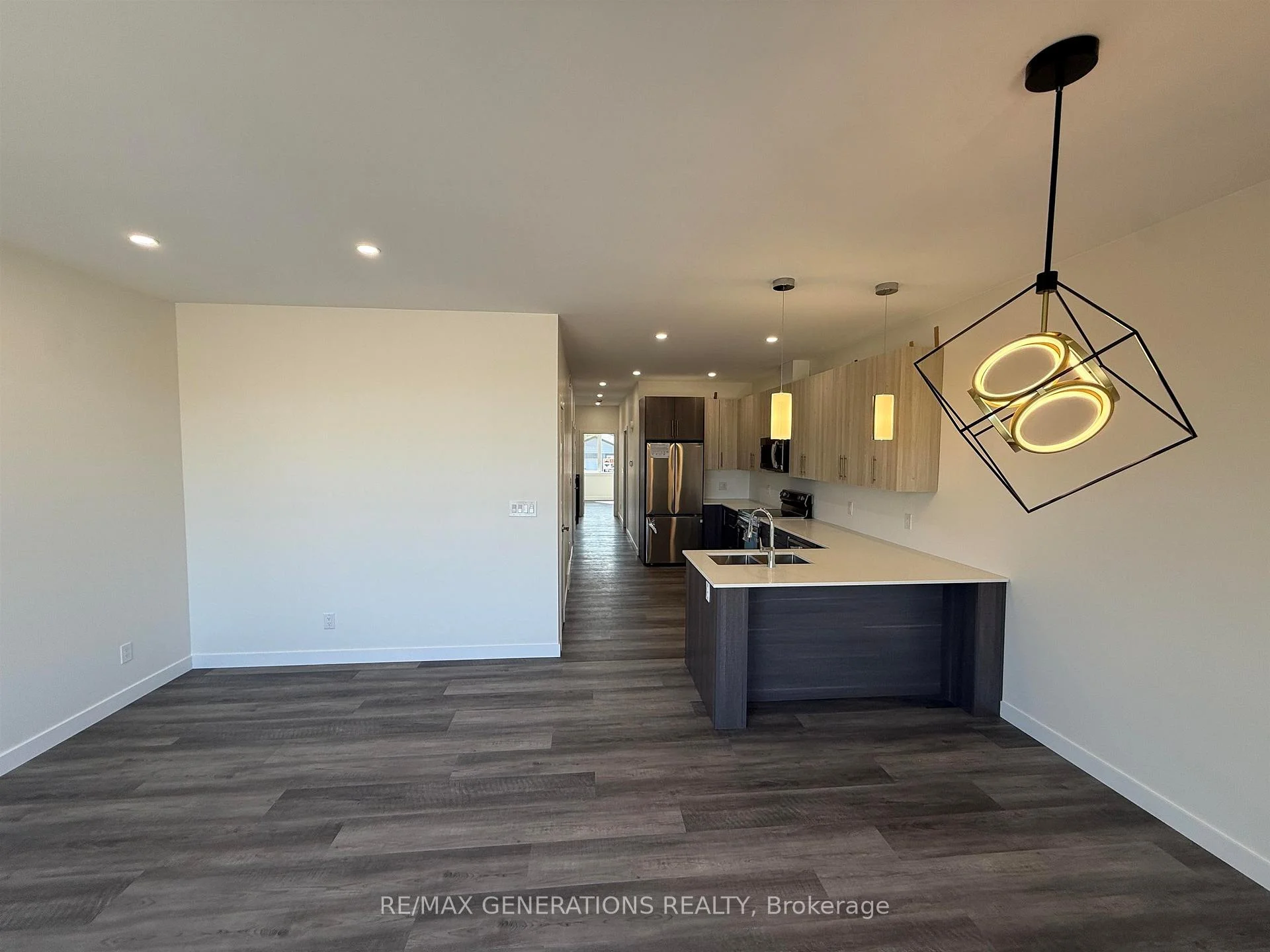 Photo 2 of 154 Bruin Crescent, Thunder Bay, Parkdale — HOMEH