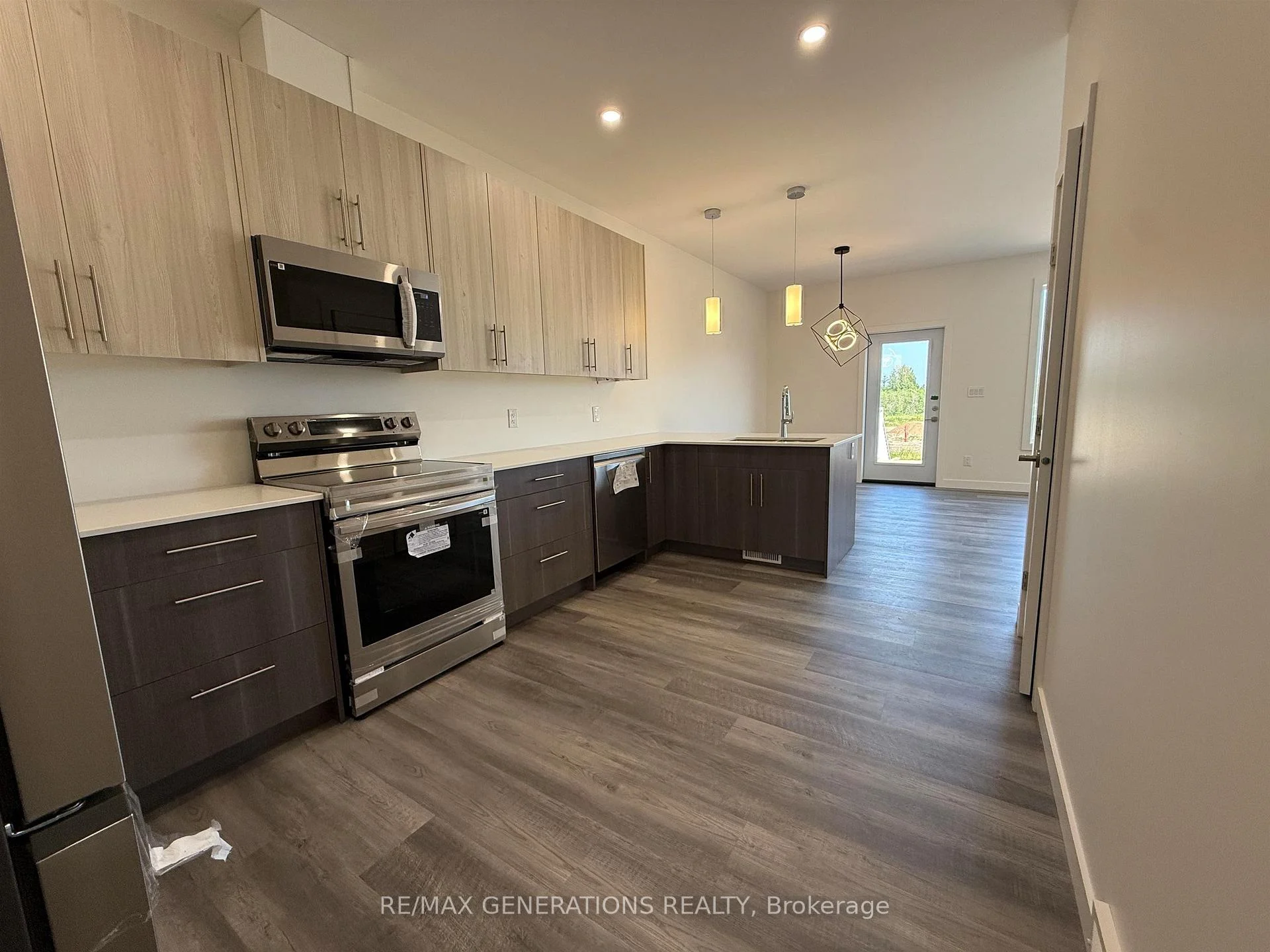 Photo 10 of 154 Bruin Crescent, Thunder Bay, Parkdale — HOMEH