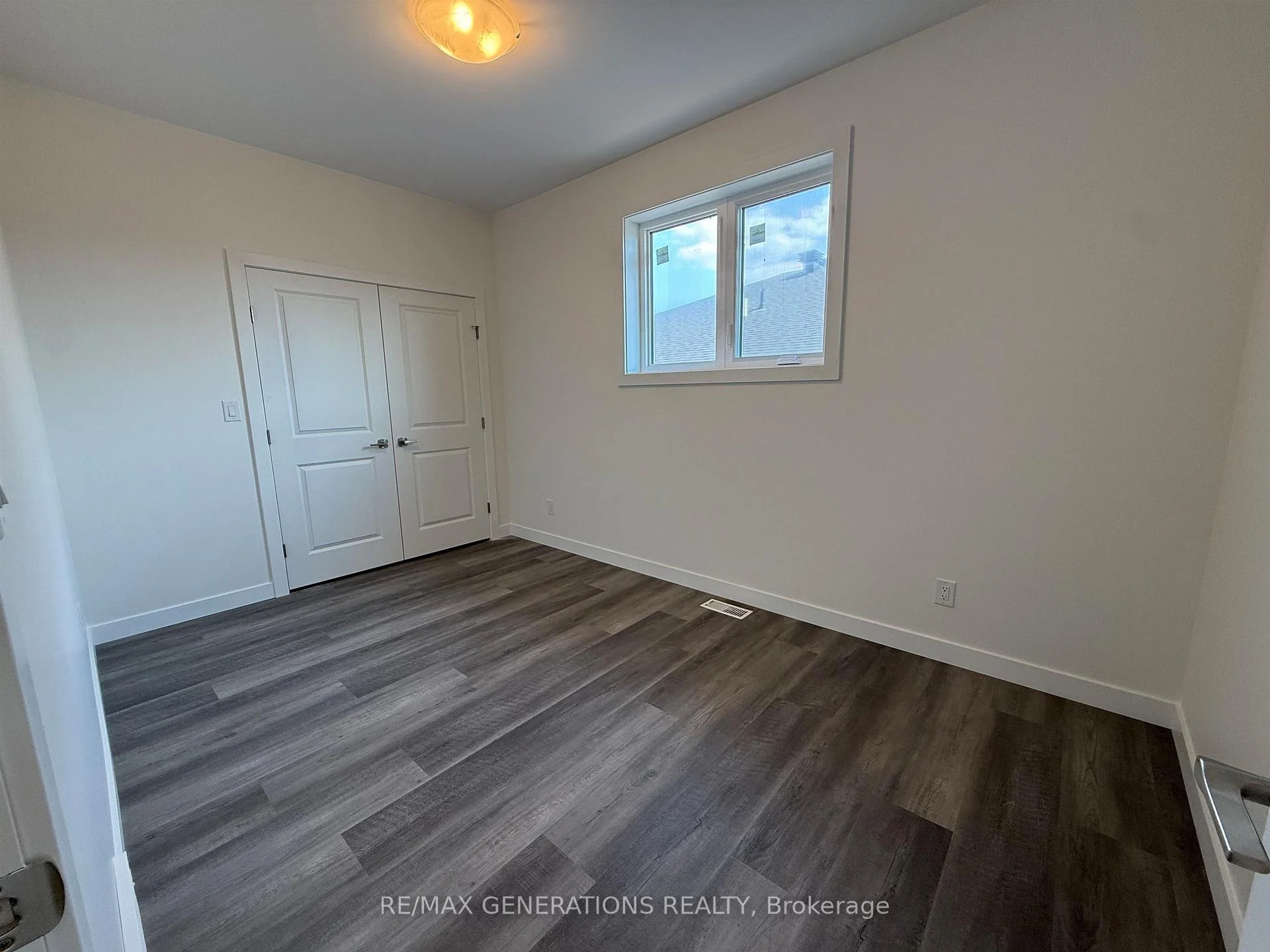 Photo 11 of 154 Bruin Crescent, Thunder Bay, Parkdale — HOMEH